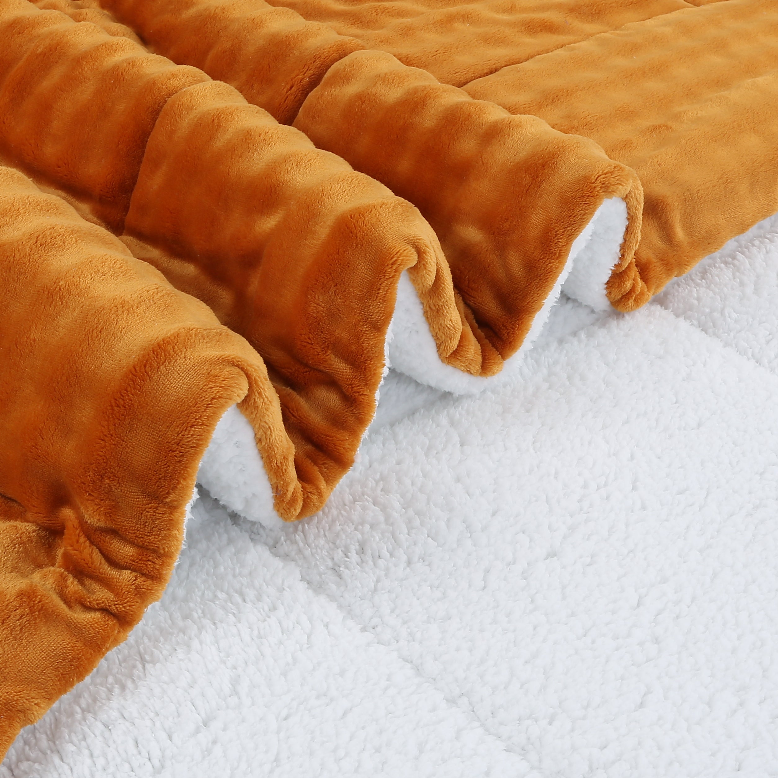 3 Piece Plush Flannel Comforter Set – Soft Bubble Velvet