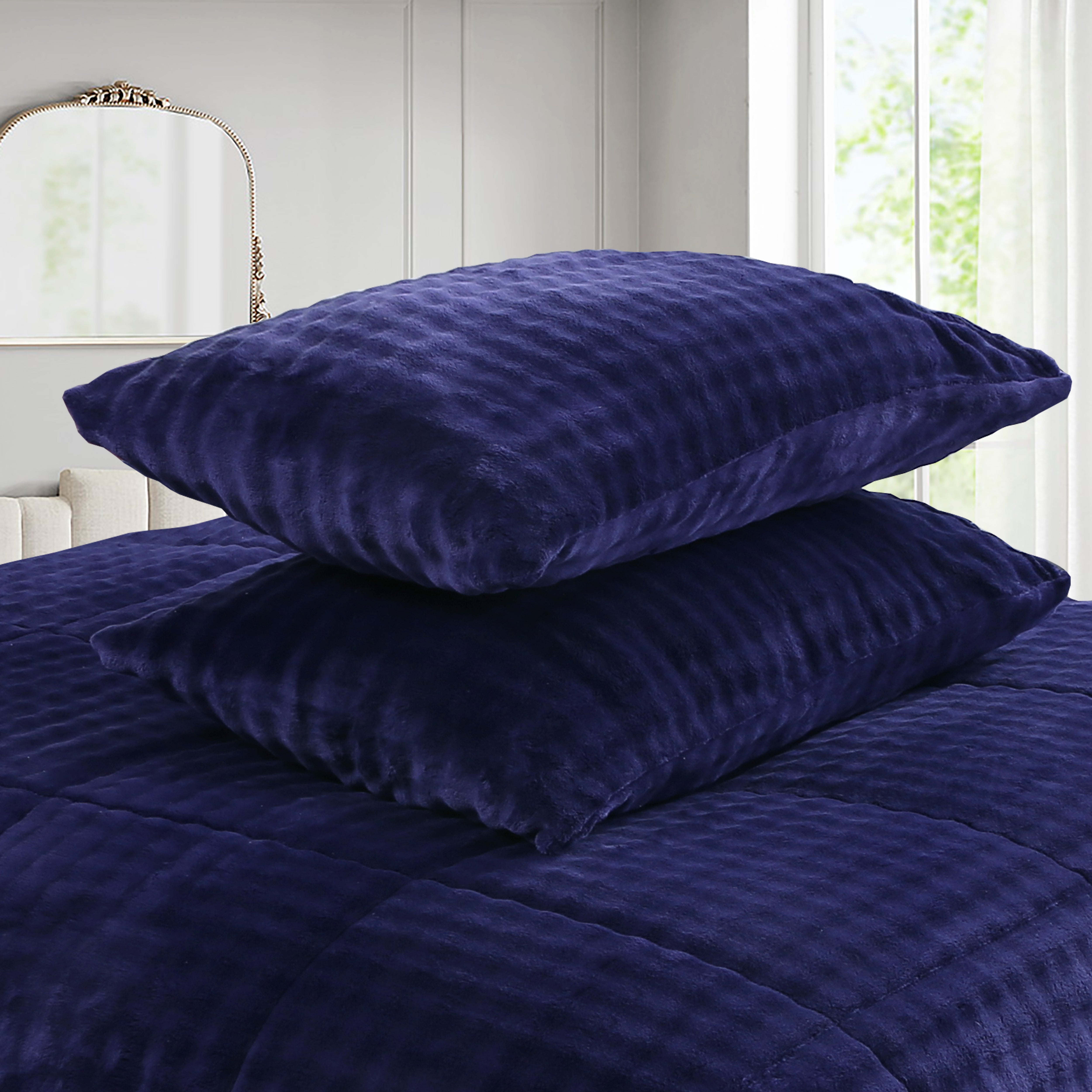 3 Piece Plush Flannel Comforter Set – Soft Bubble Velvet