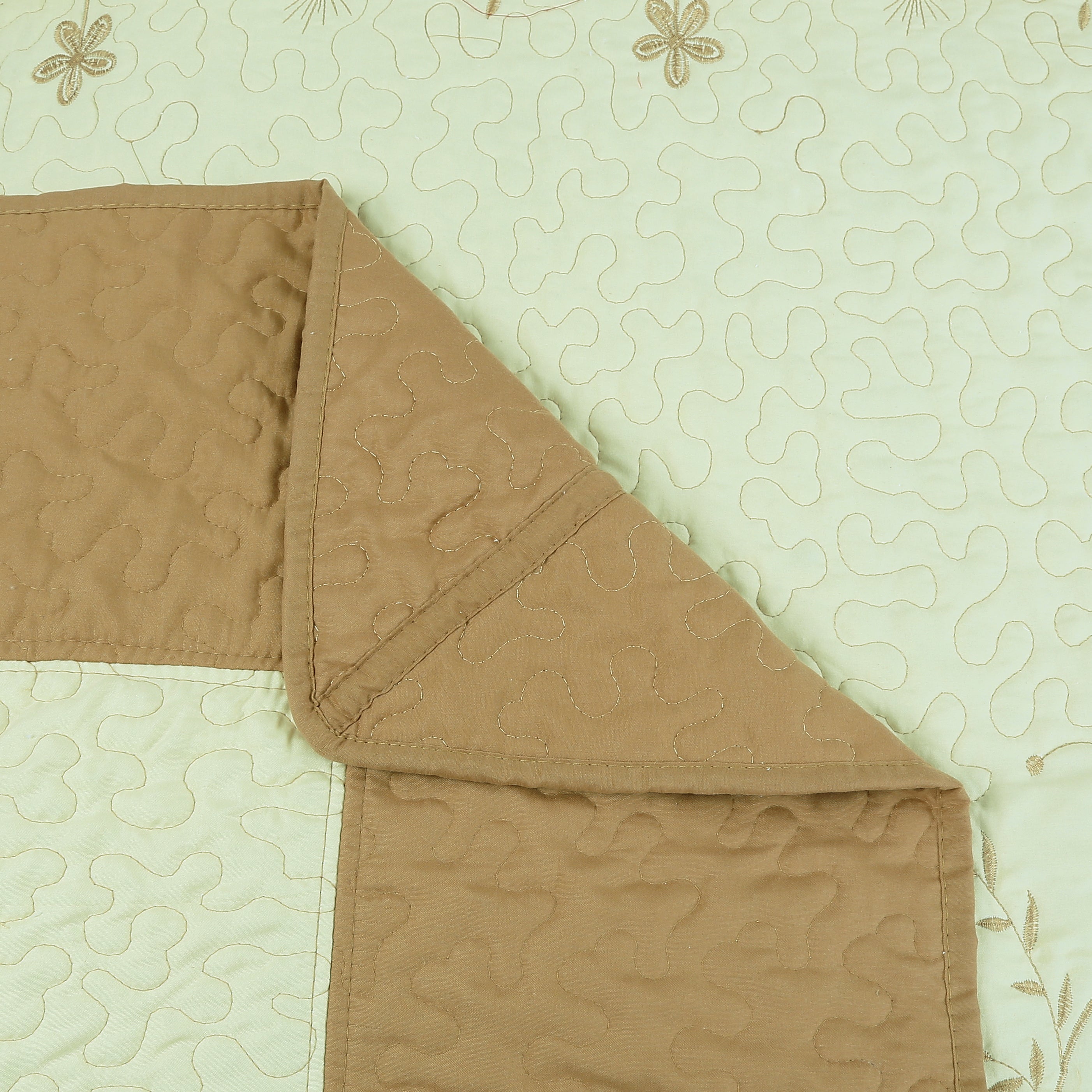 3 Piece Queen Size Embroidered Floral Quilt Bedspread Set