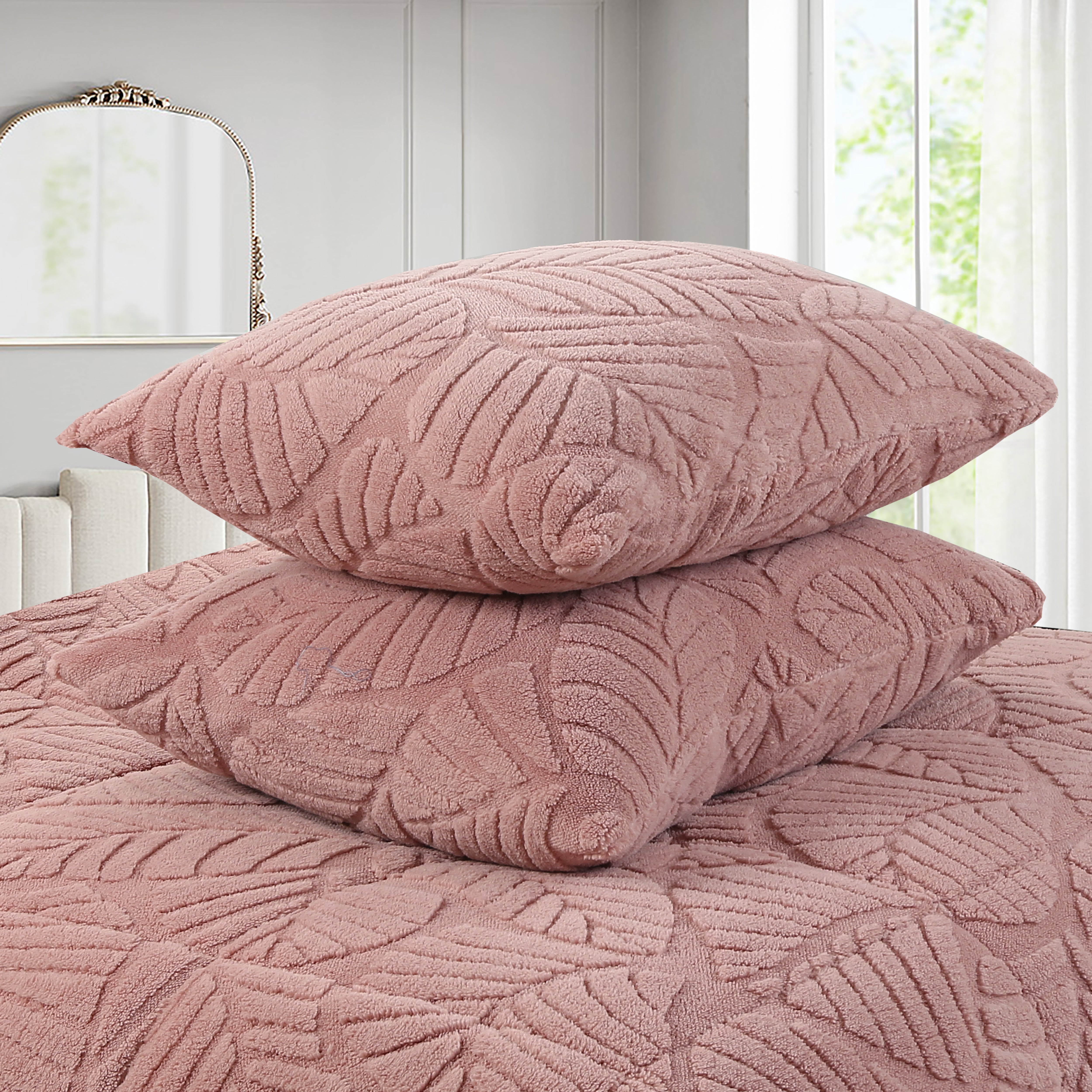 Soft 3 Piece Leaf Pattern Jacquard Plush Comforter Set MEL