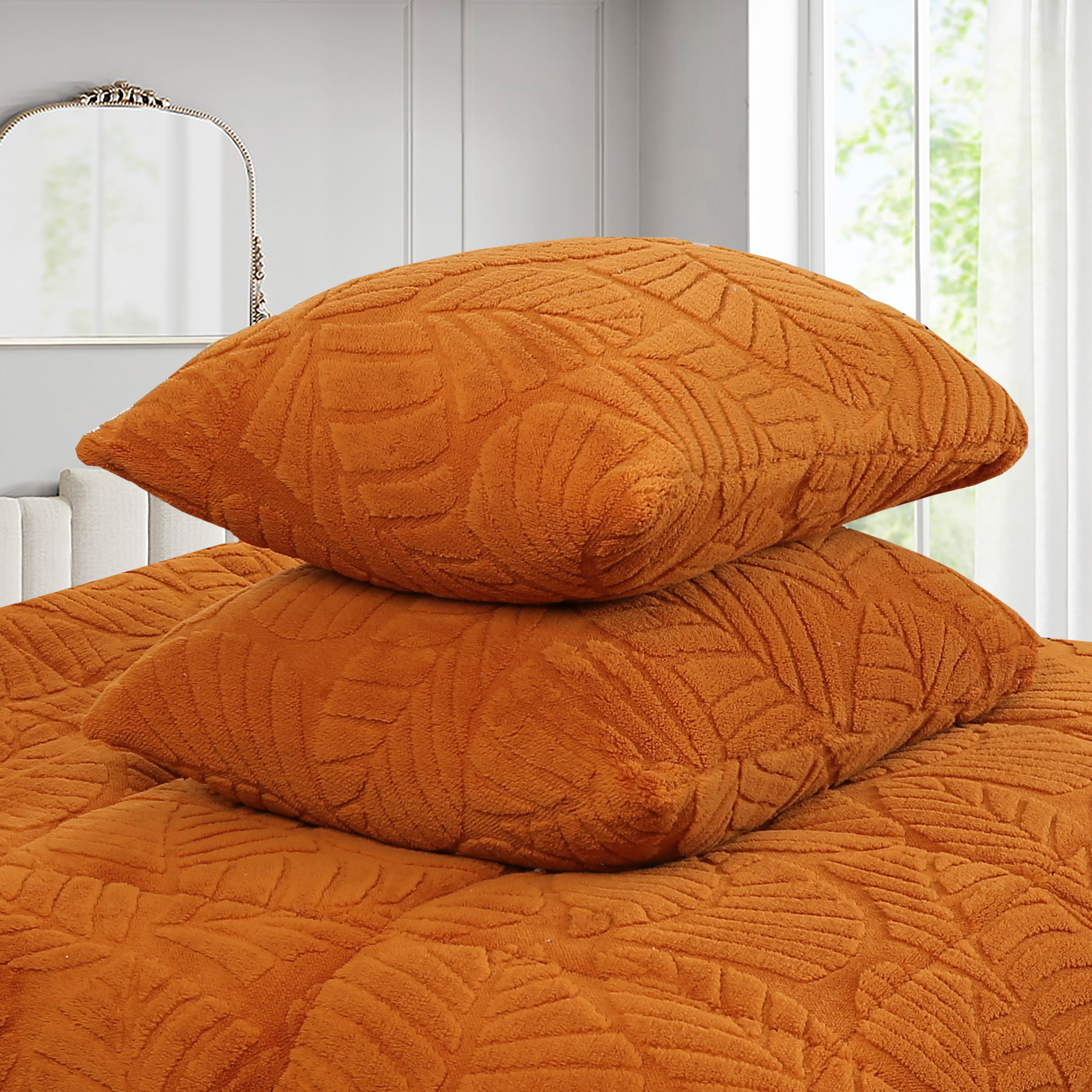 Soft 3 Piece Leaf Pattern Jacquard Plush Comforter Set MEL