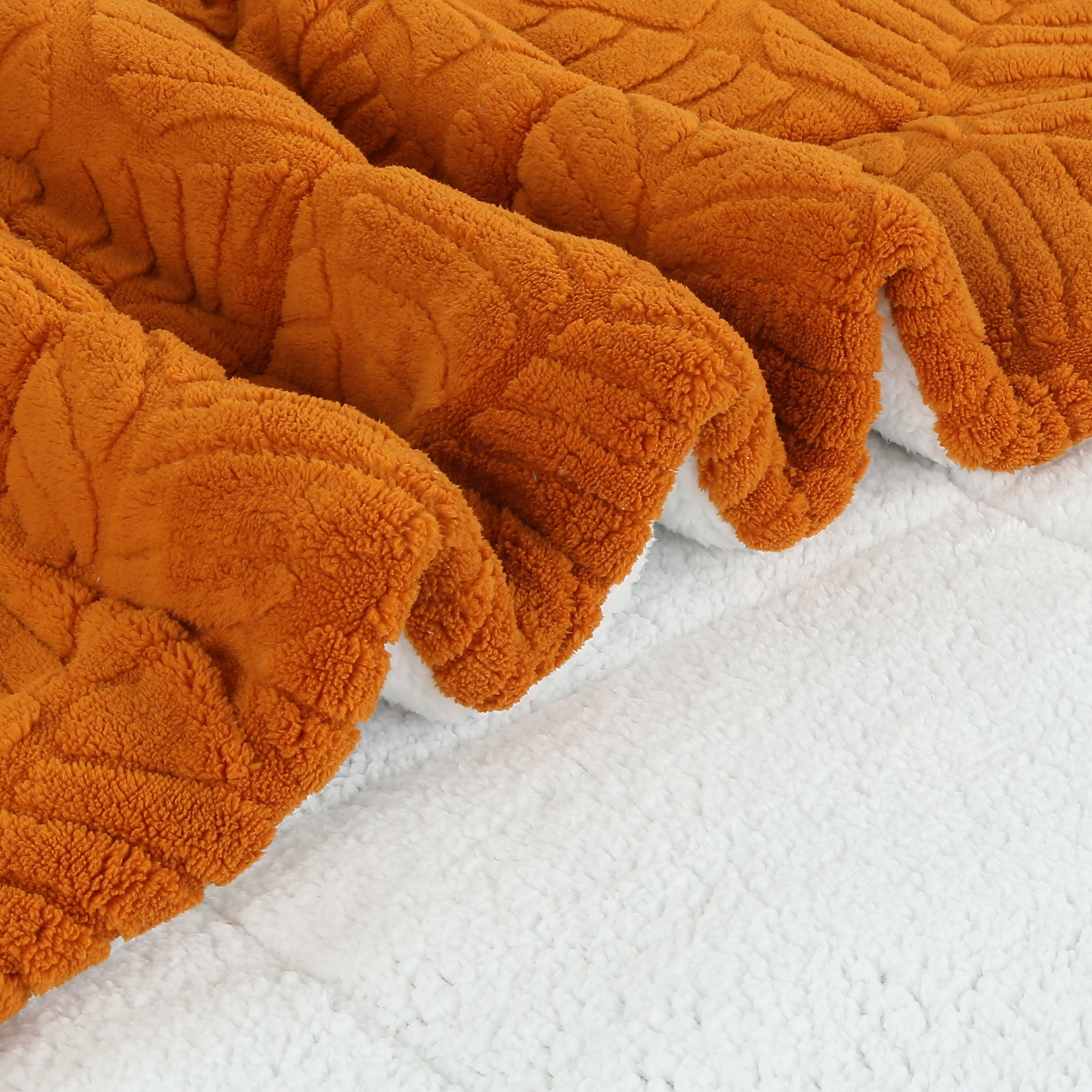 Soft 3 Piece Leaf Pattern Jacquard Plush Comforter Set MEL