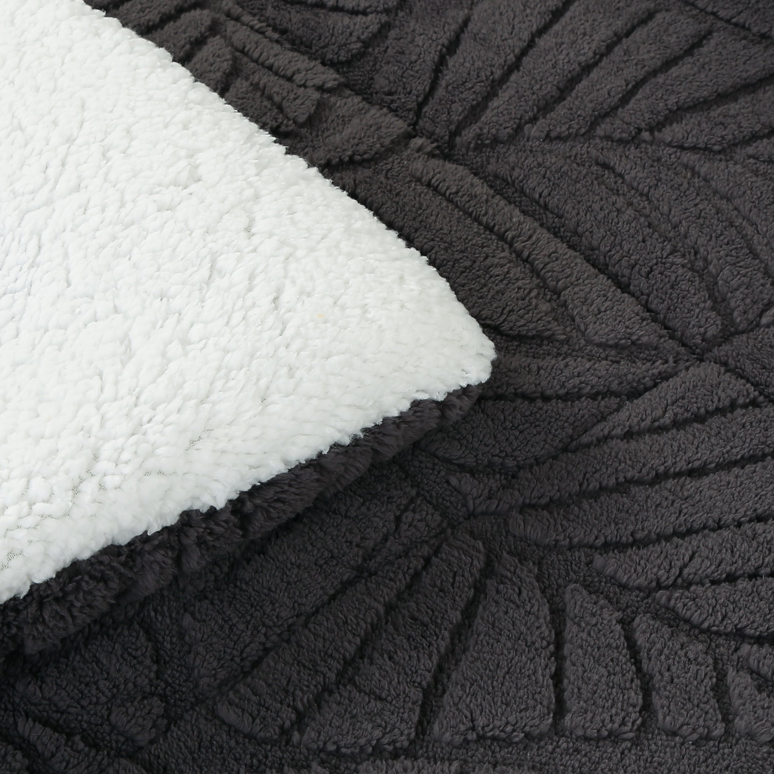 Soft 3 Piece Leaf Pattern Jacquard Plush Comforter Set MEL