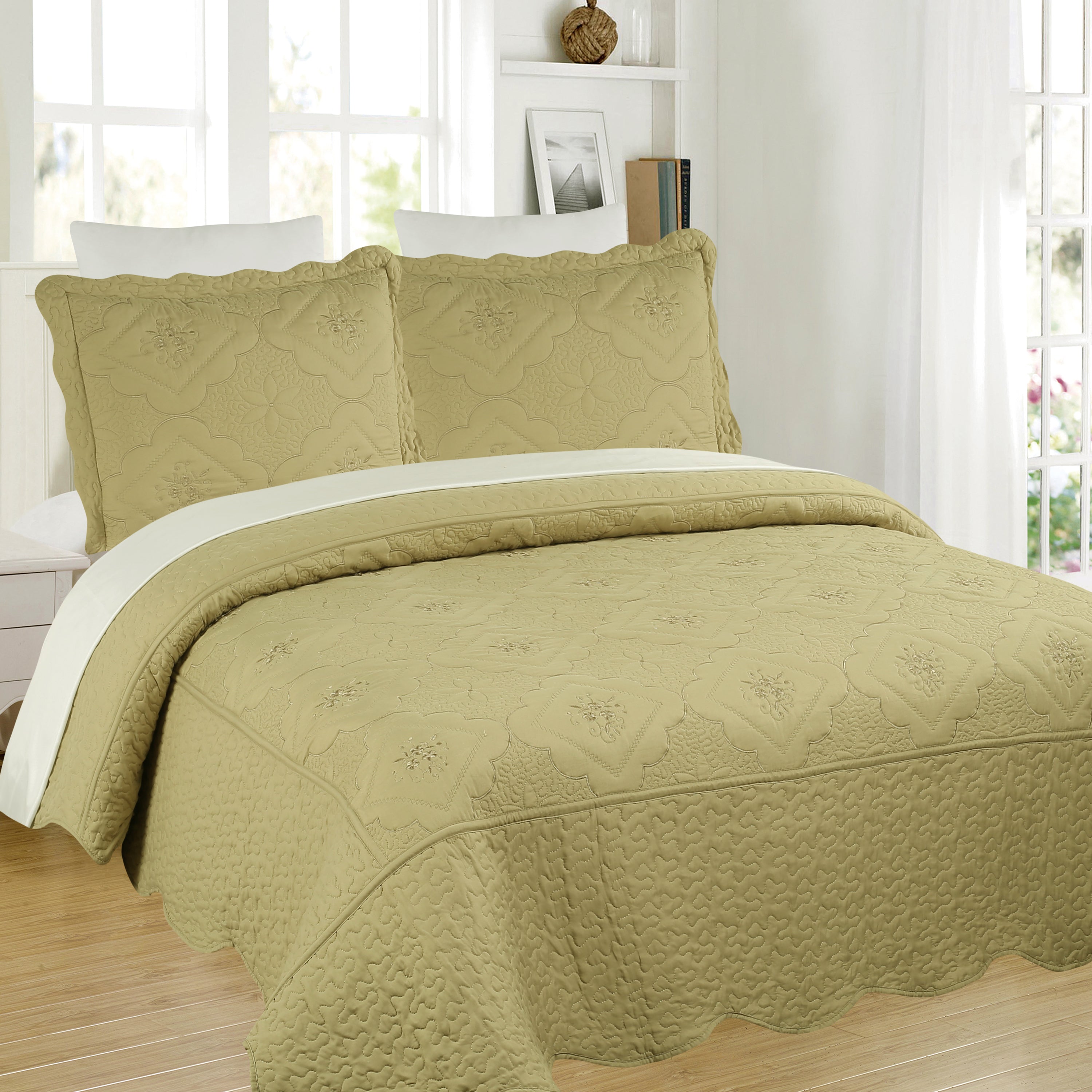 3 Piece Floral Embroidered Quilted Bedspread Set