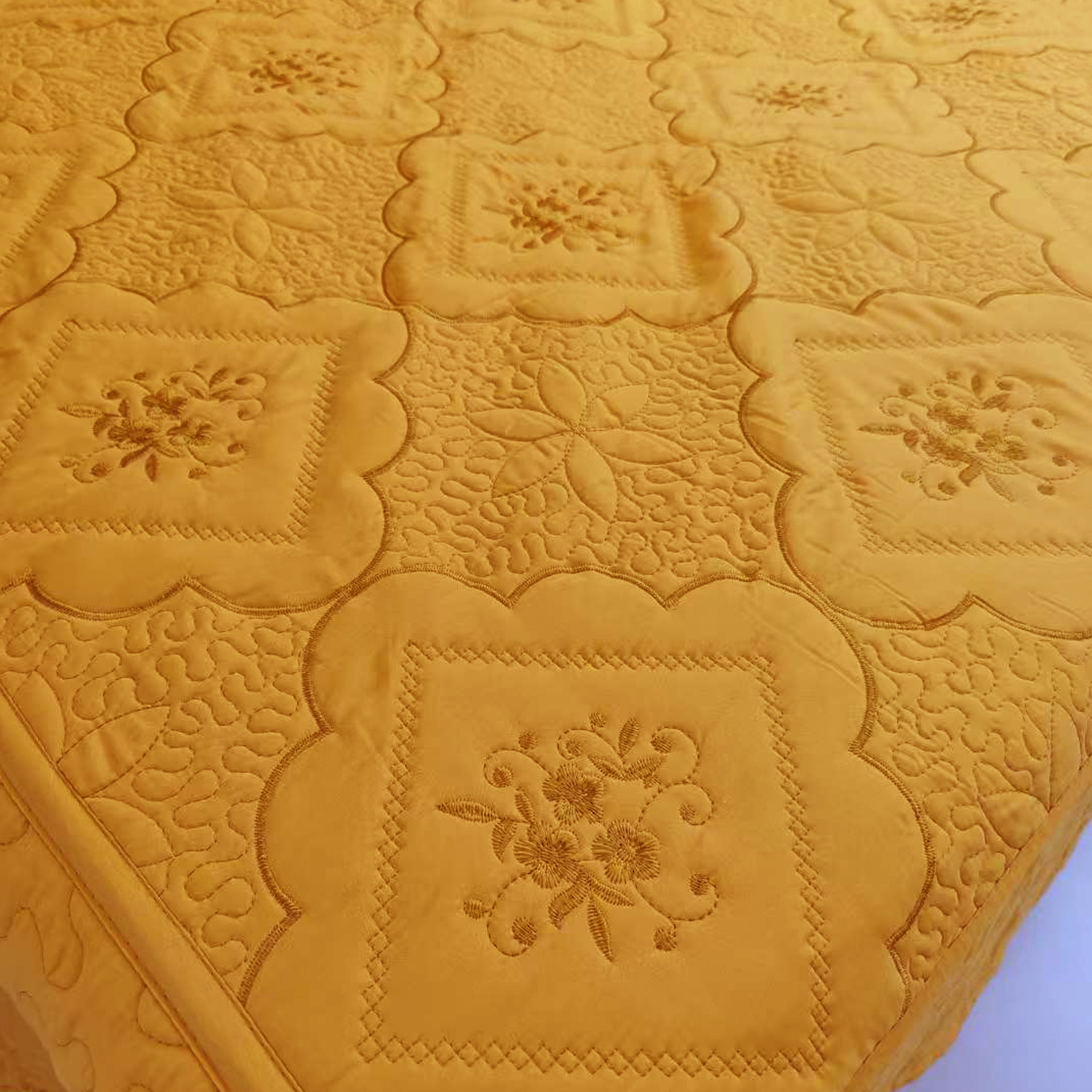 3 Piece Floral Embroidered Quilted Bedspread Set