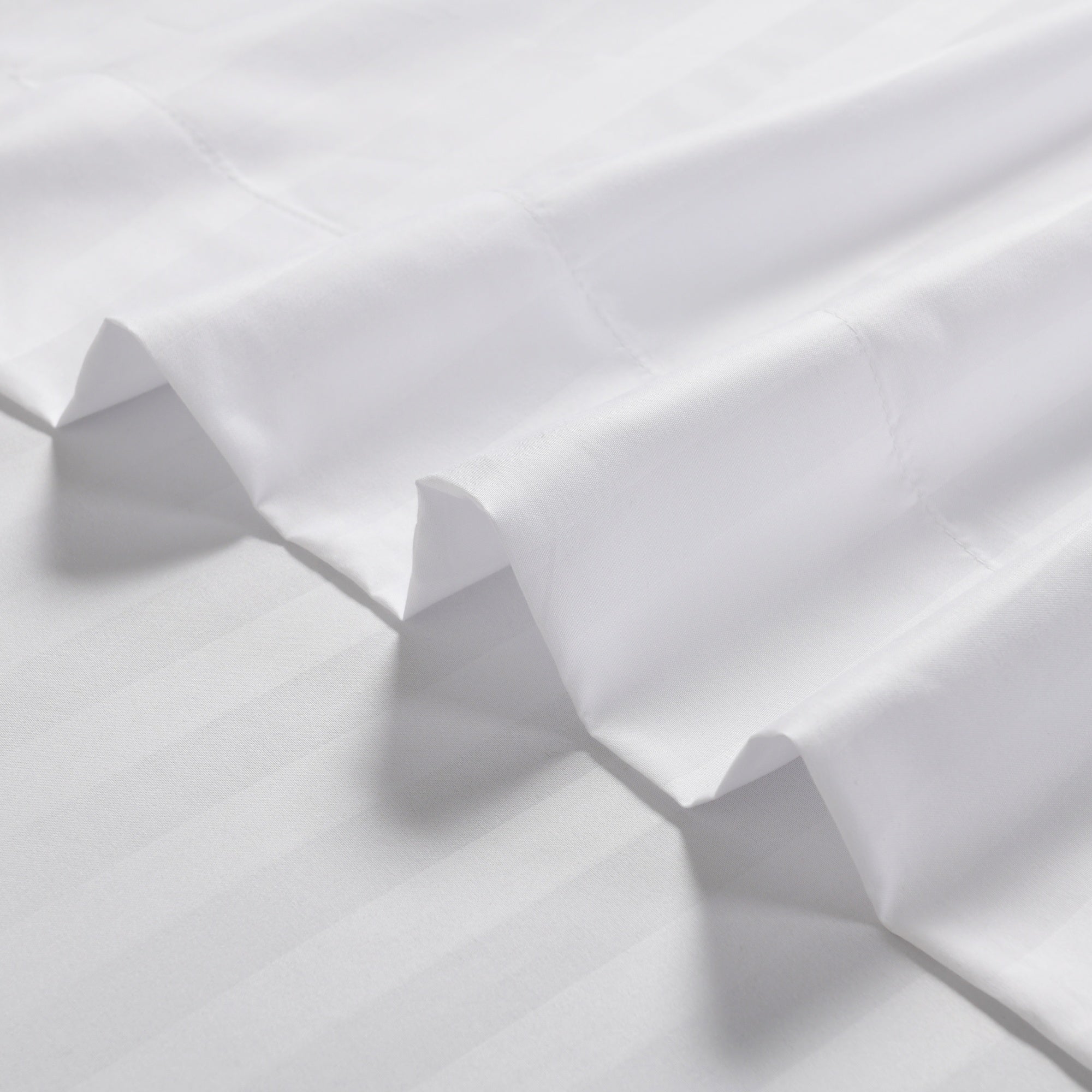 3/4 Piece Luxury Stripe Bed Sheet Set – Soft Hotel Bedding Collection 35000