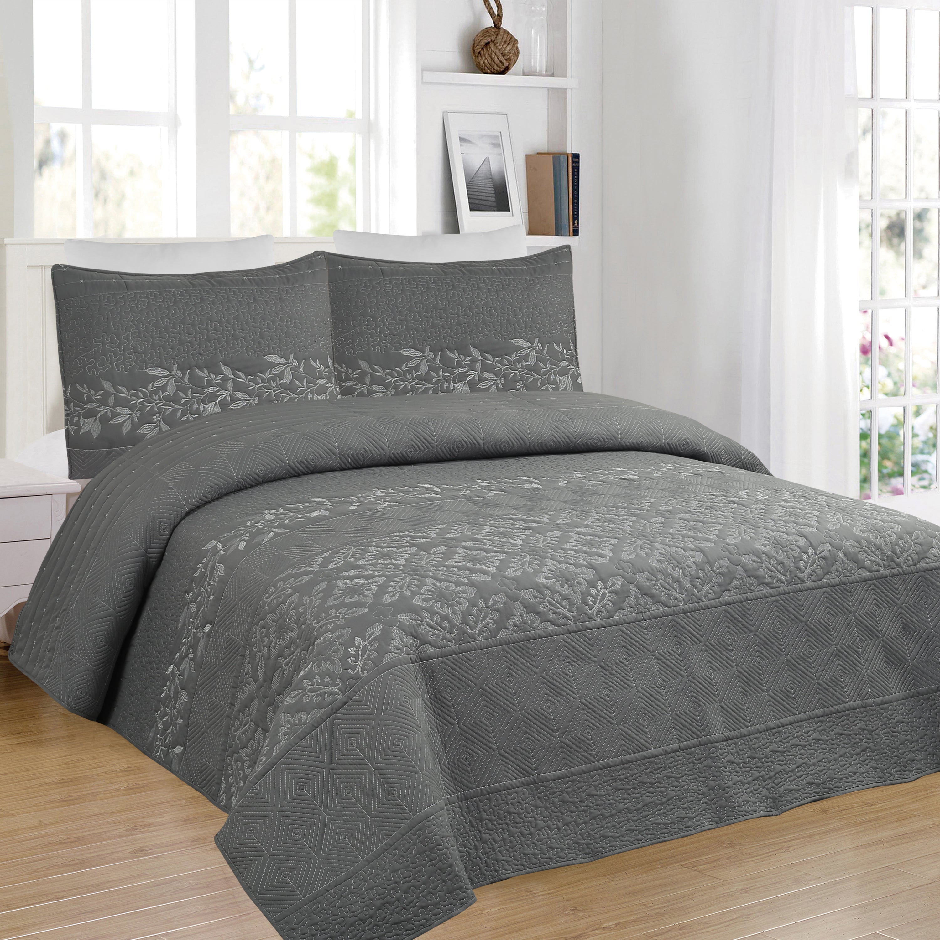 3 Piece Elegant Embroidered Quilt Set – Textured Floral & Geometric Bedspread