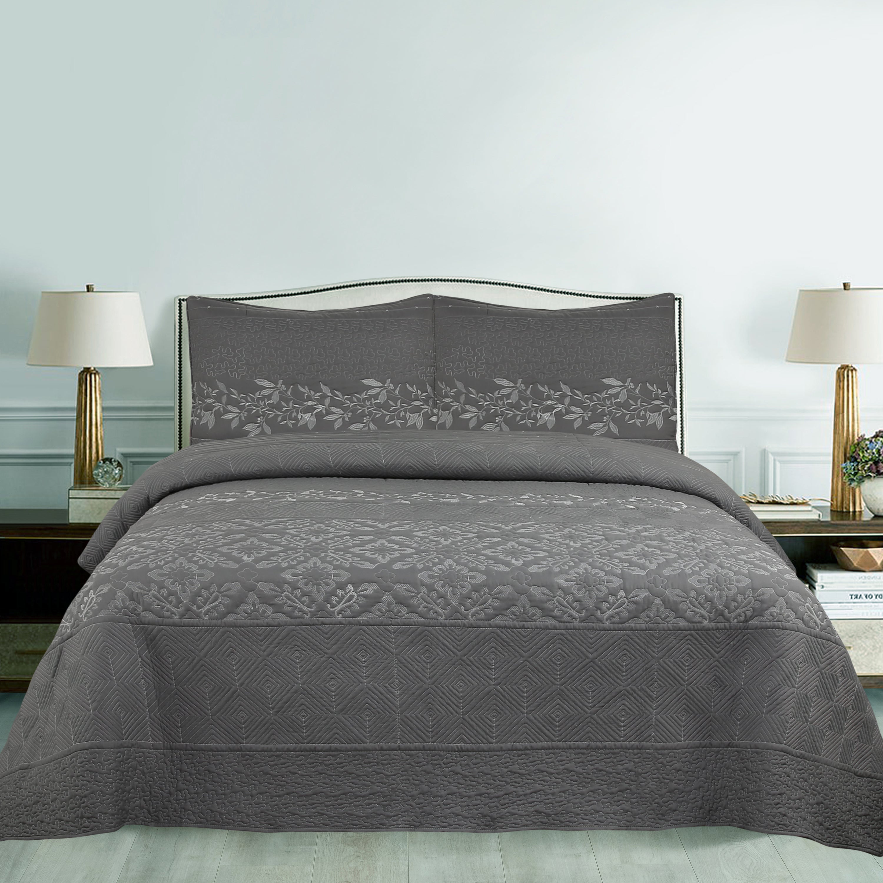 3 Piece Elegant Embroidered Quilt Set – Textured Floral & Geometric Bedspread