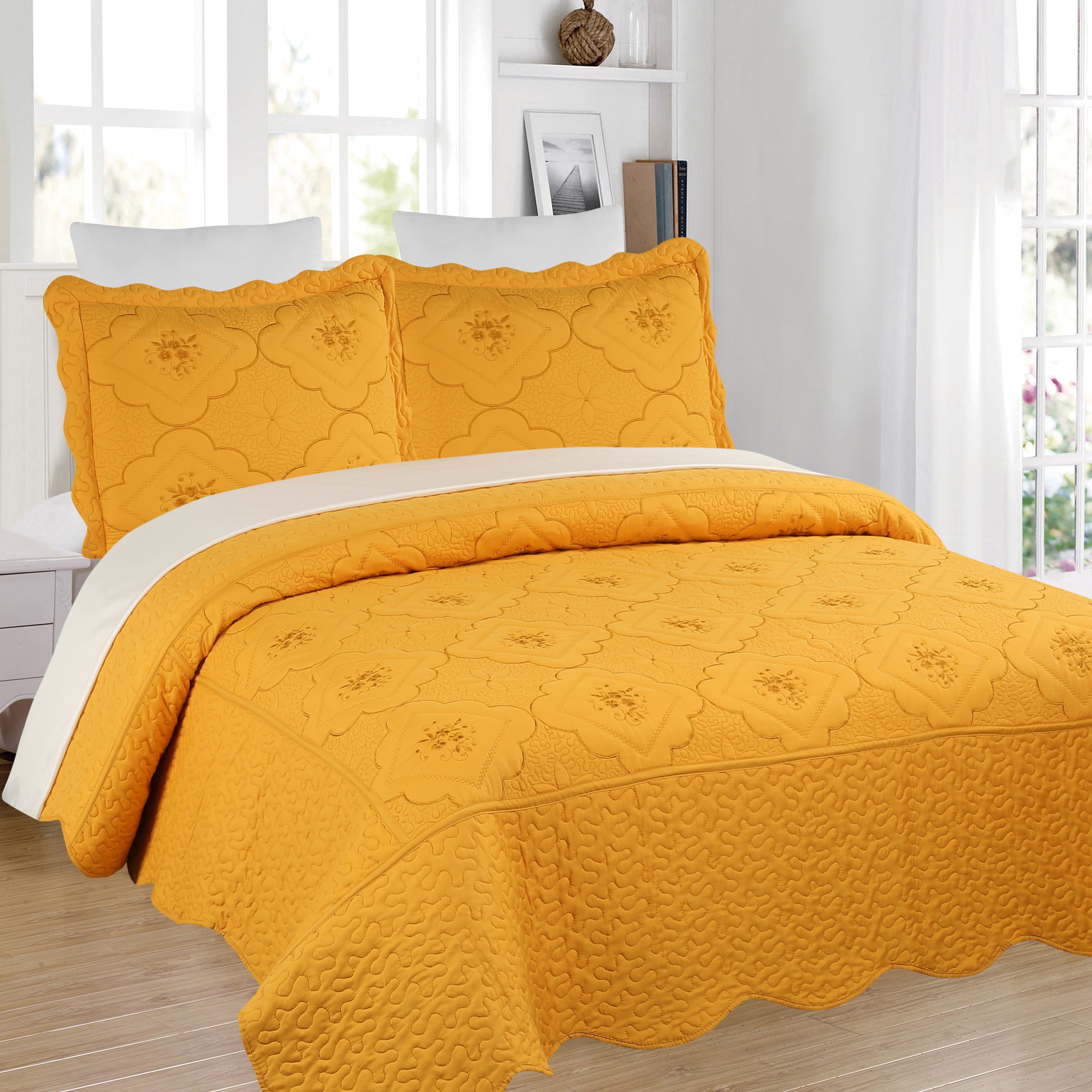 3 Piece Floral Embroidered Quilted Bedspread Set