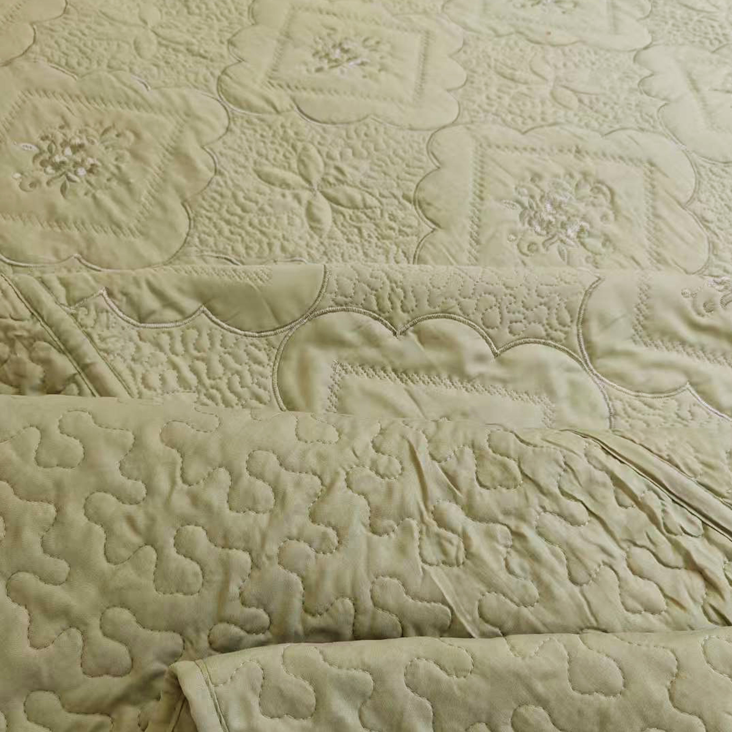 3 Piece Floral Embroidered Quilted Bedspread Set