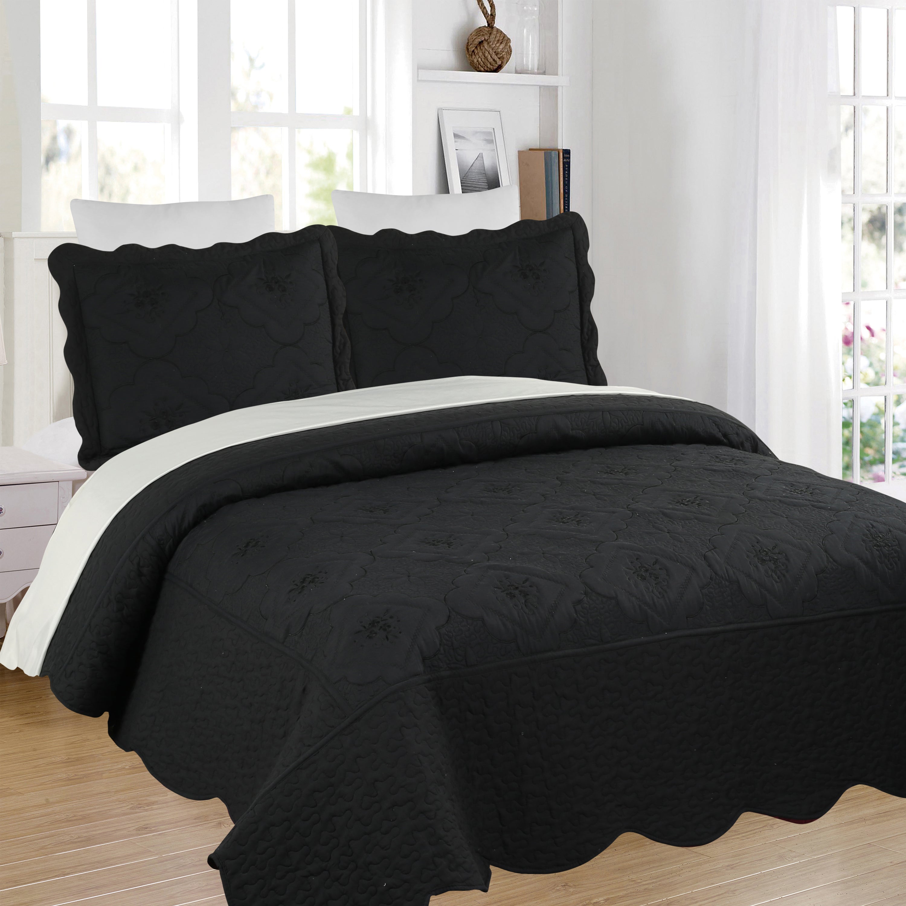 3 Piece Floral Embroidered Quilted Bedspread Set