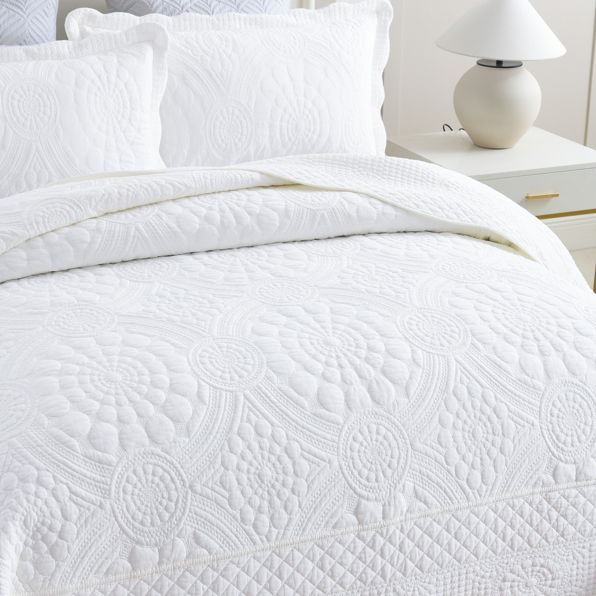 3 Piece 100% Cotton Embroidered Quilt Set – Elegant Matelassé Bedspread
