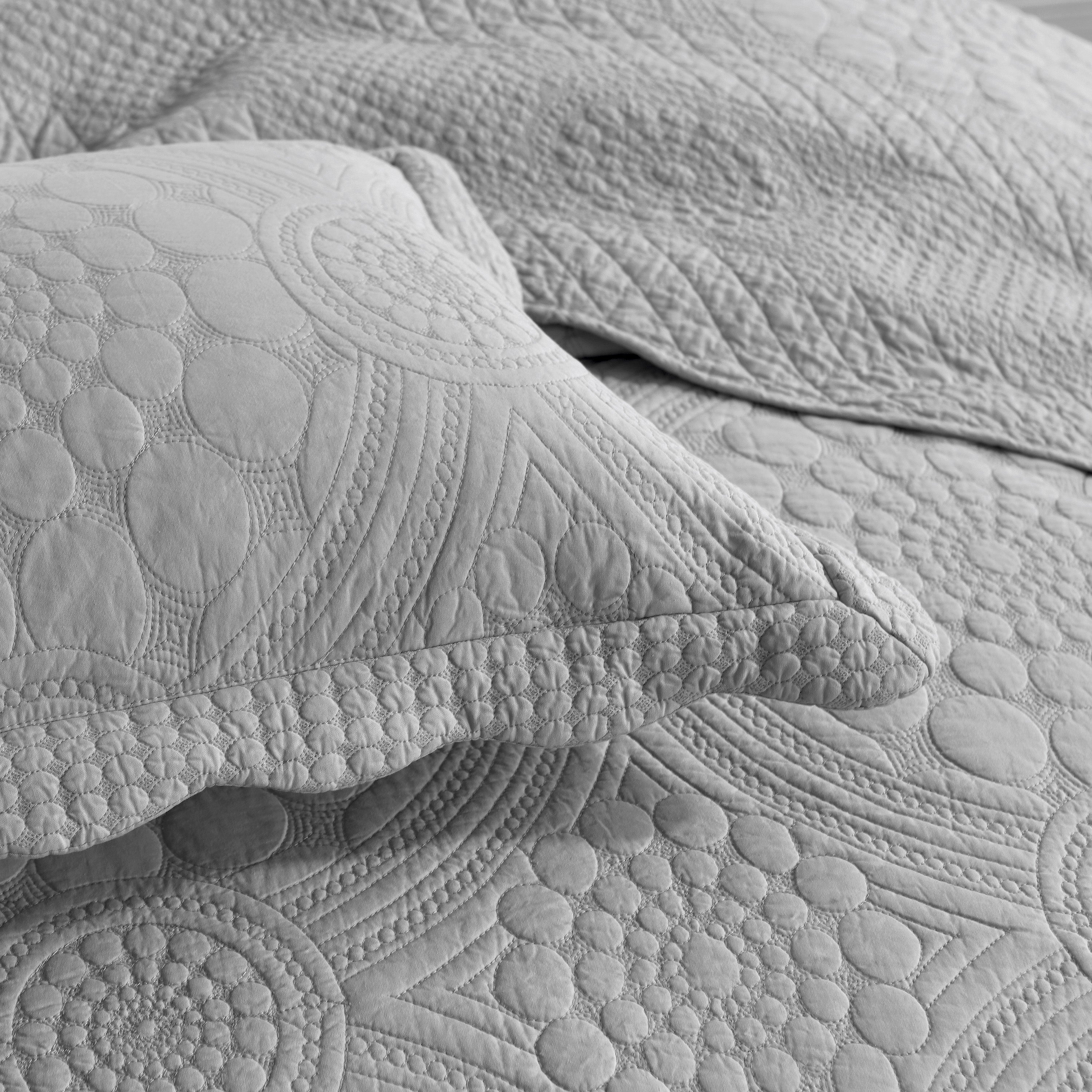 3 Piece 100% Cotton Quilt Set, Oversized Lightweight Quilted Bedspread TF