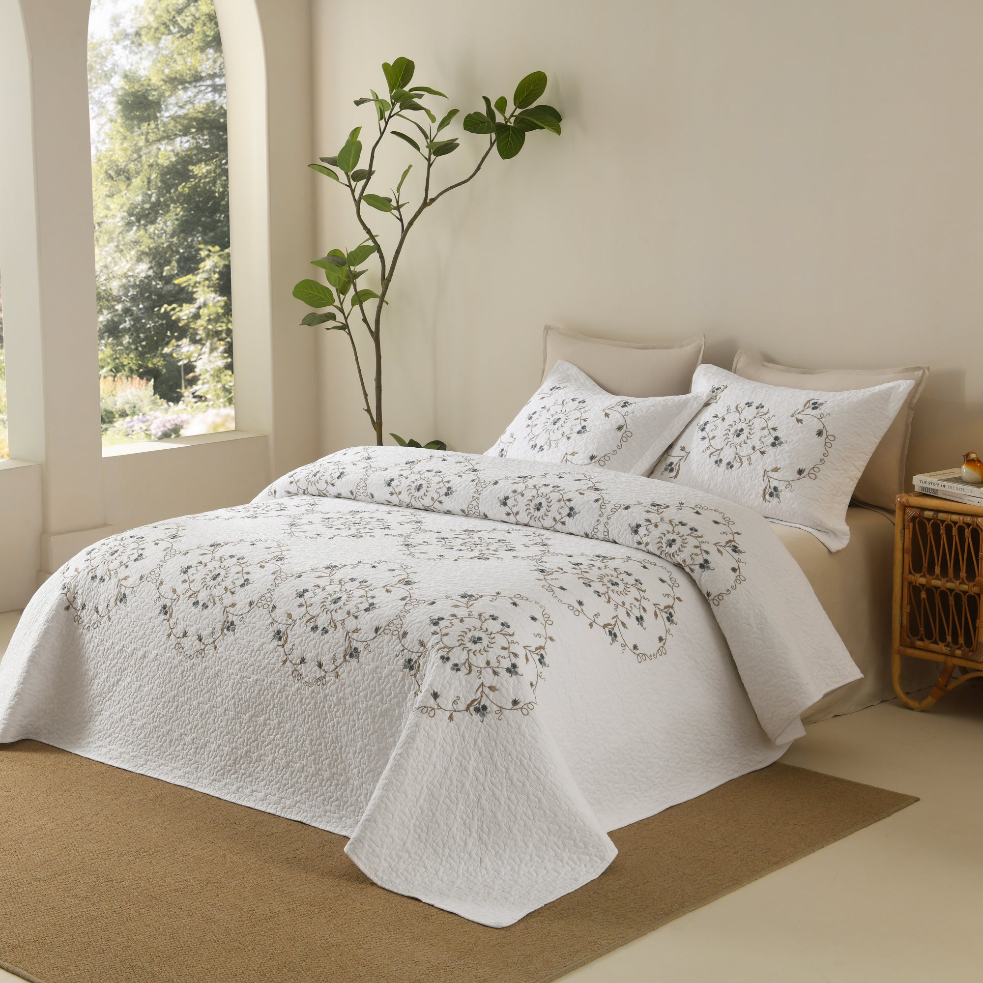 3 Piece Cotton Cover Floral Embroidered Quilt Set - Vintage Cottage Bedspread ME523