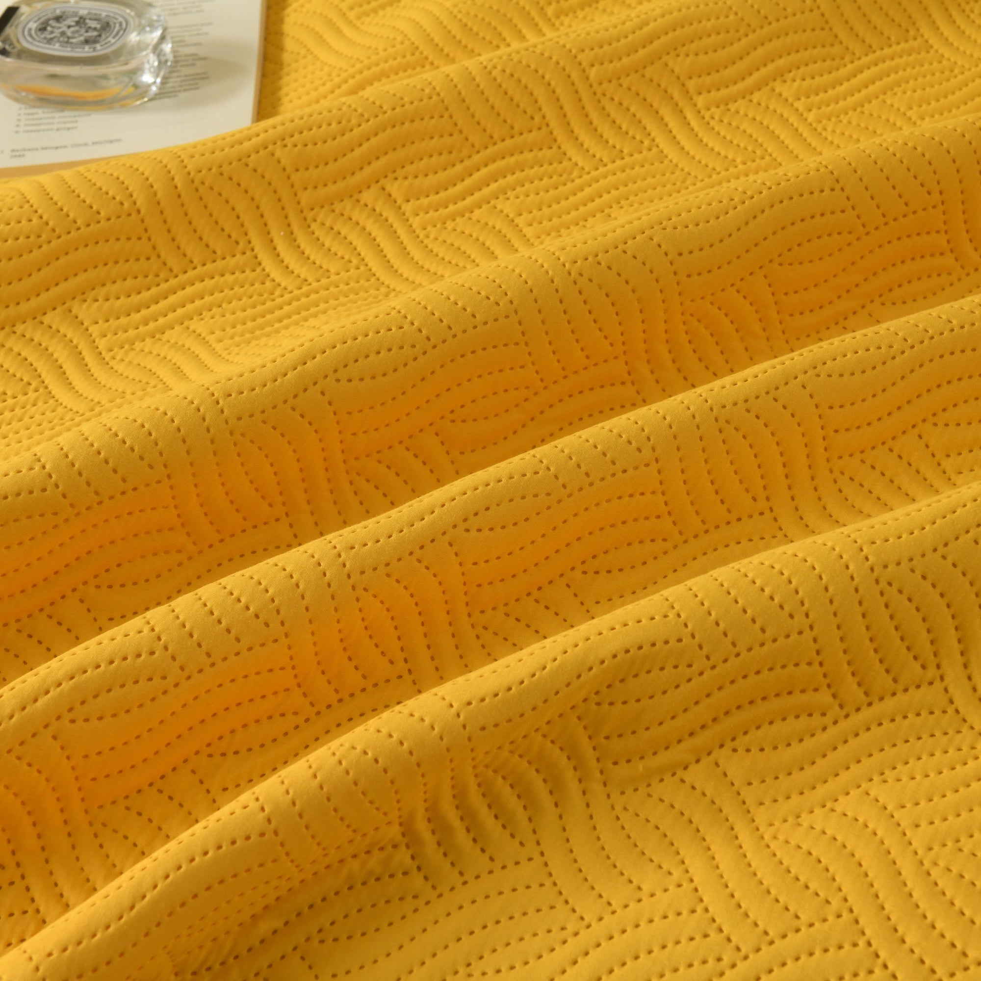 100% Polyester Ultrasonic Quilted Lightweight Quilt Bedspread Set