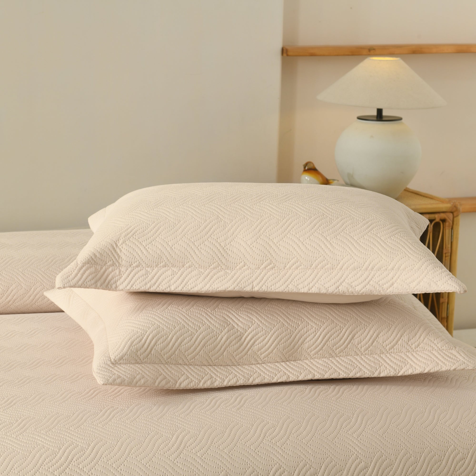 100% Polyester Ultrasonic Quilted Lightweight Quilt Bedspread Set