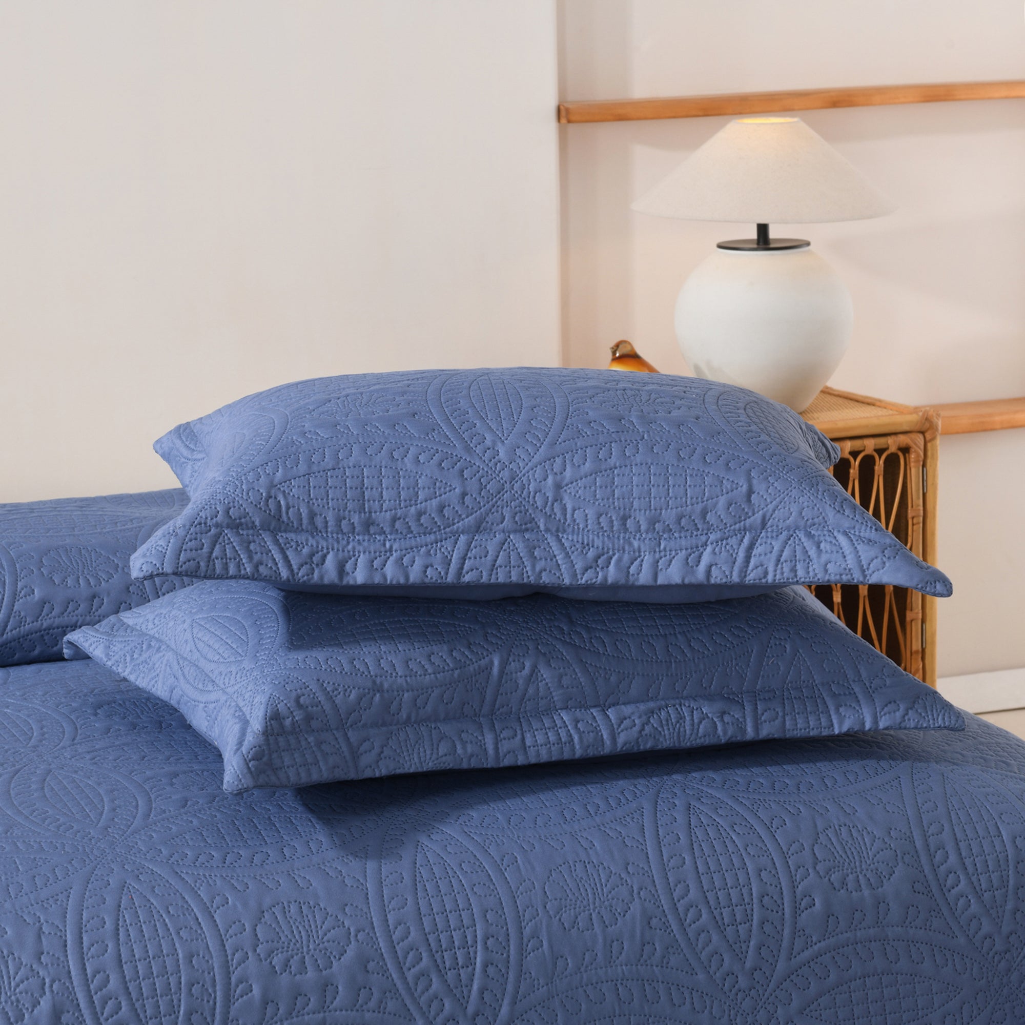 100% Polyester Ultrasonic Quilted Lightweight Quilt Bedspread Set