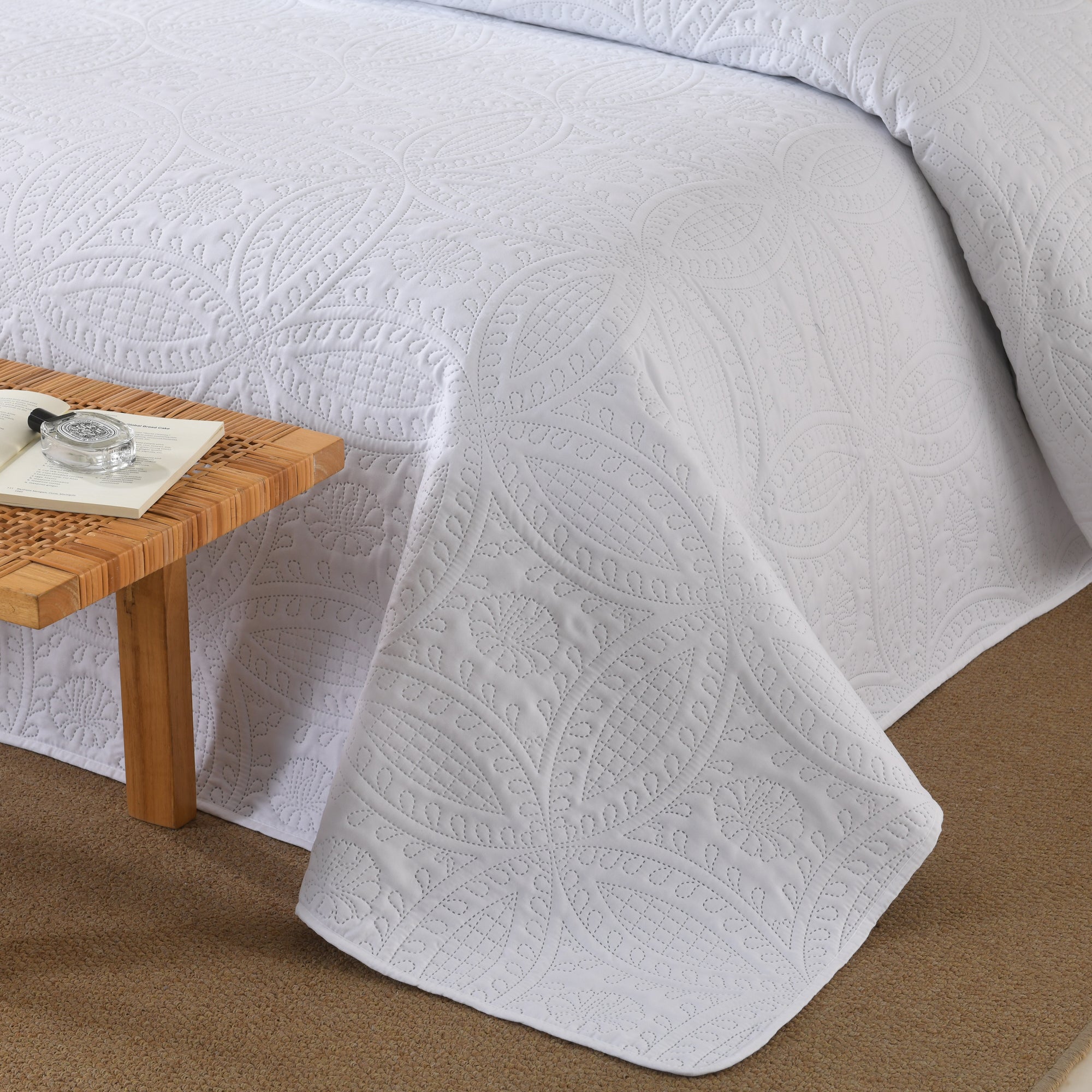 100% Polyester Ultrasonic Quilted Lightweight Quilt Bedspread Set
