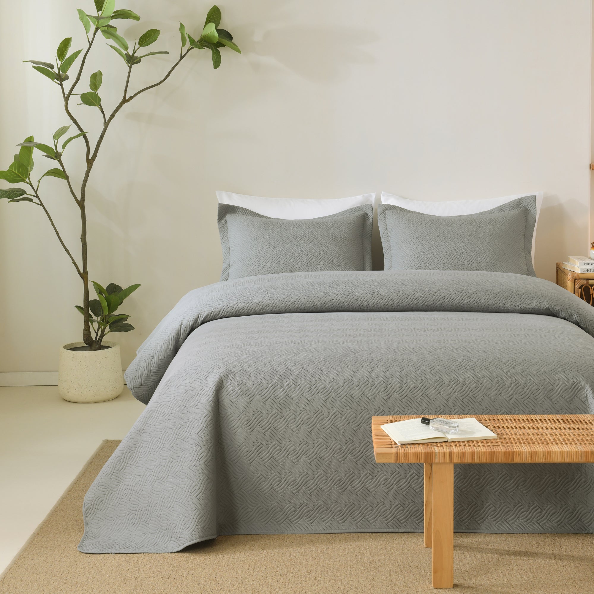 100% Polyester Ultrasonic Quilted Lightweight Quilt Bedspread Set