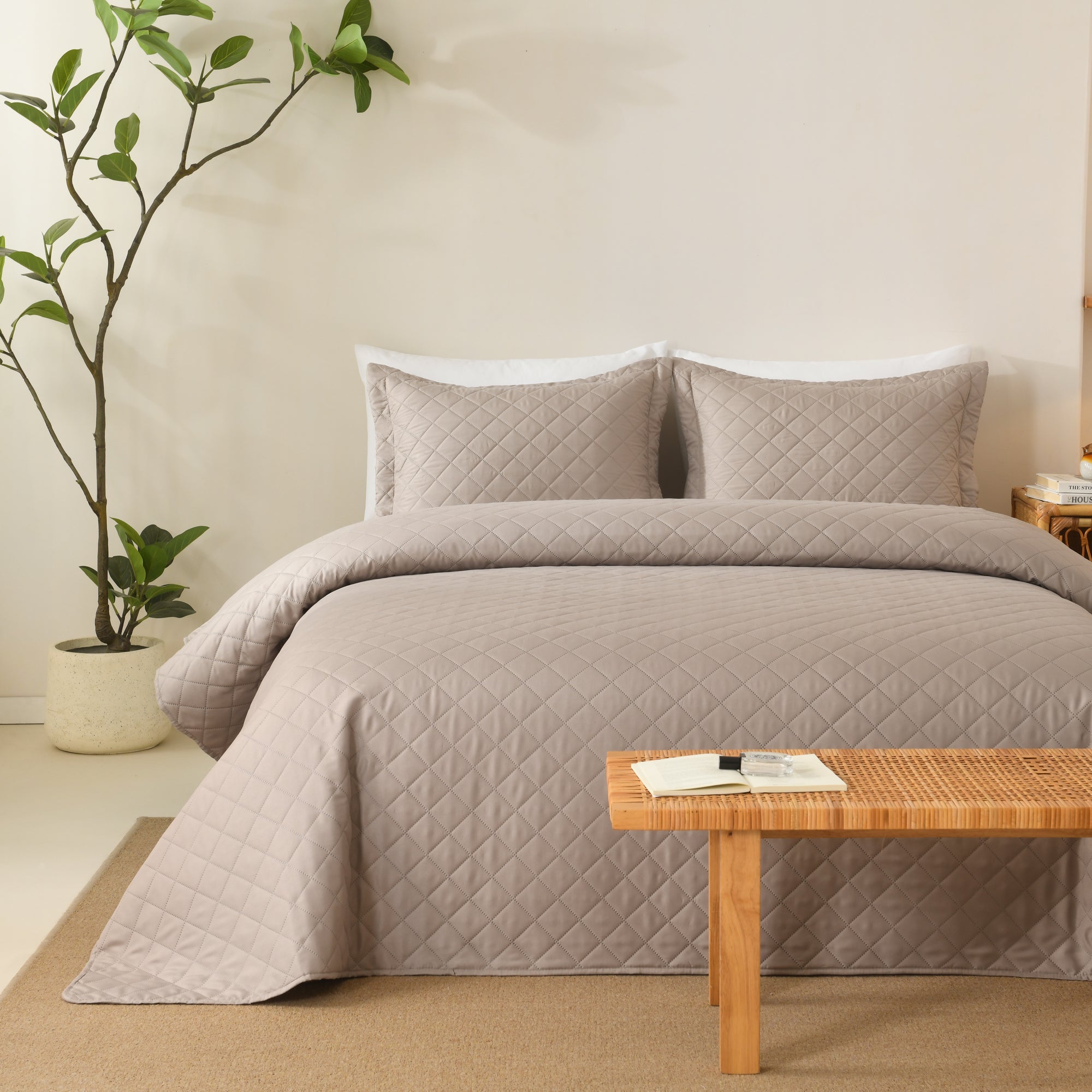 100% Polyester Ultrasonic Quilted Lightweight Quilt Bedspread Set