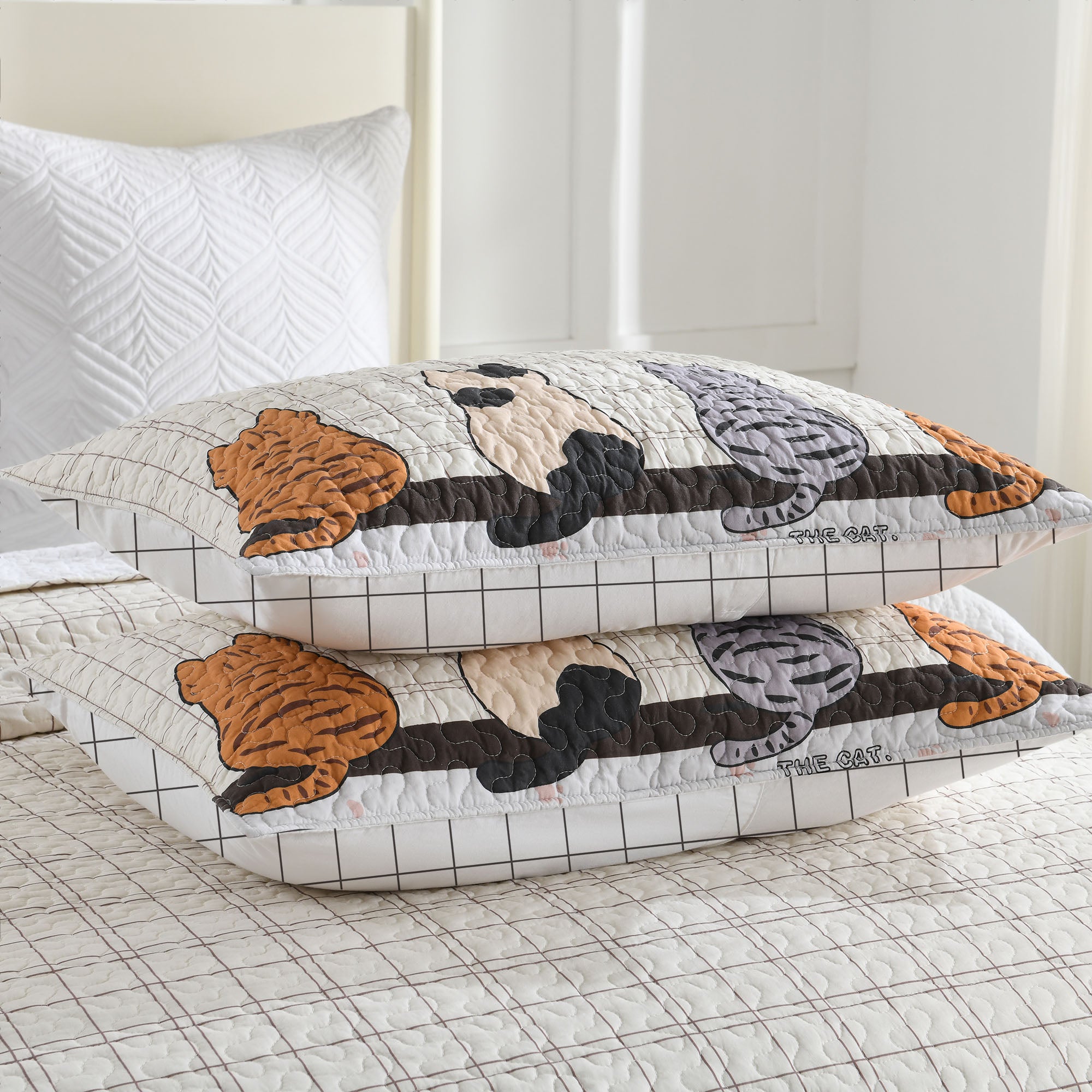 3 Piece Elegant Cat Silhouette Checkered Quilt Set Bedspread BY211