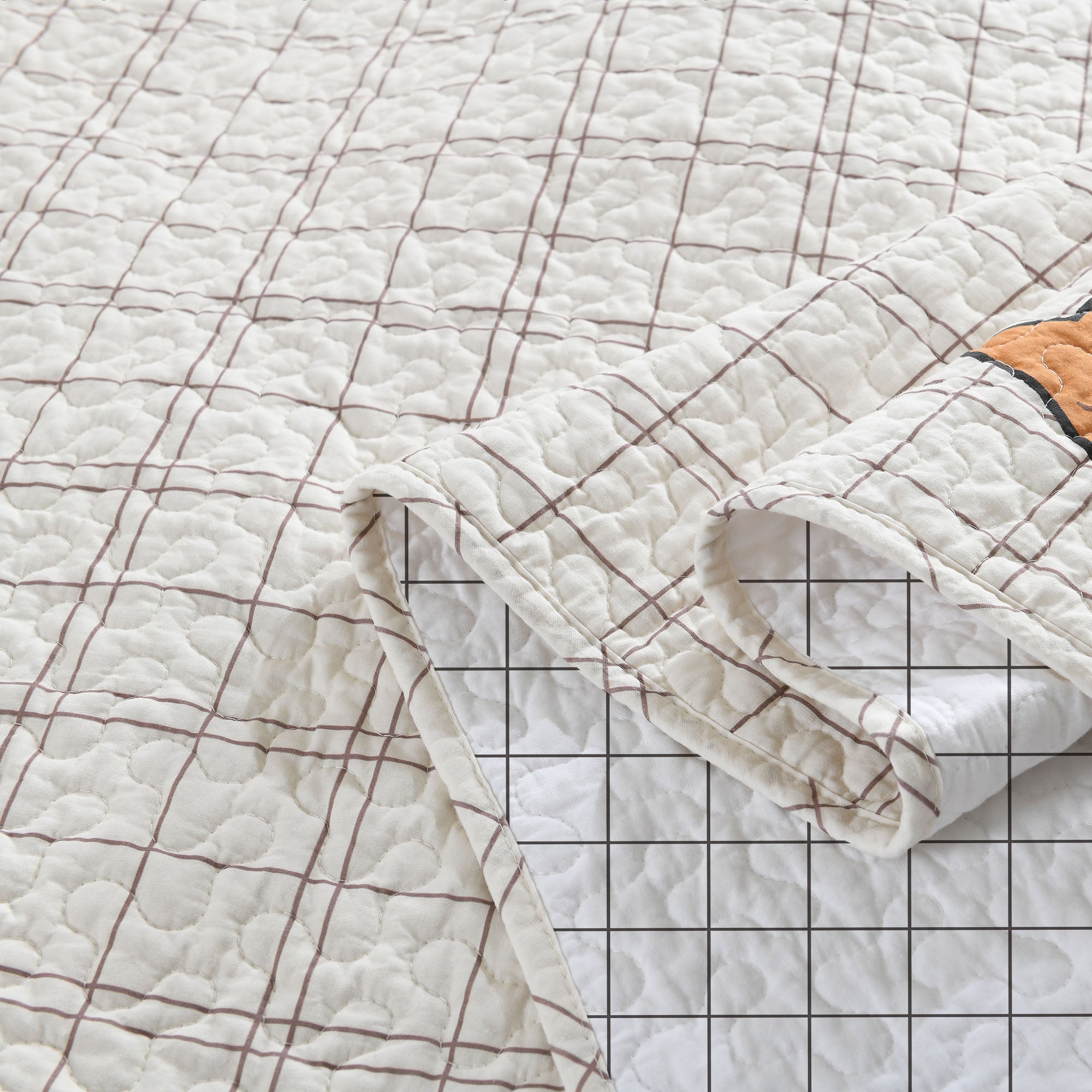 3 Piece Elegant Cat Silhouette Checkered Quilt Set Bedspread BY211