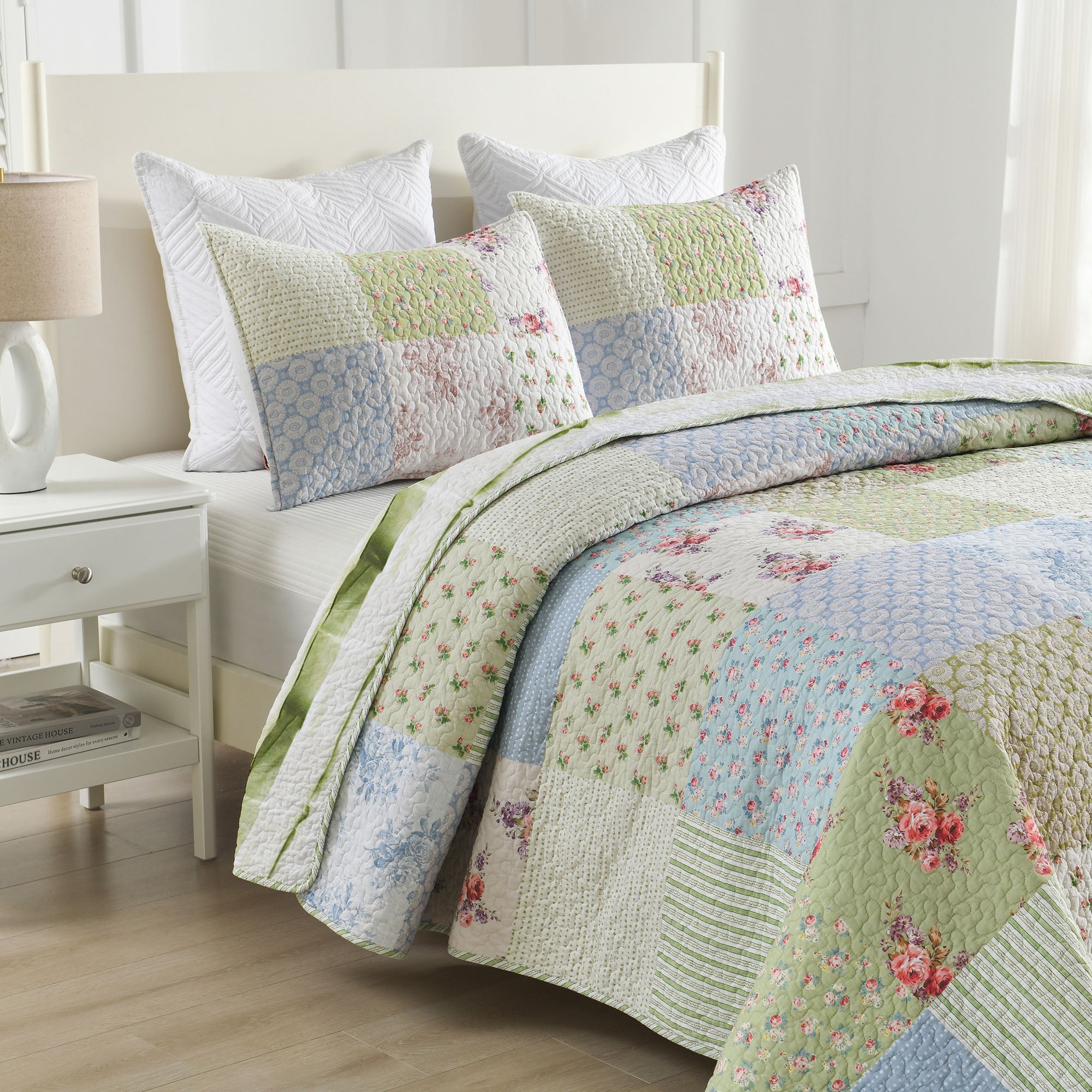 3 Piece Cottage Floral Patchwork Quilt Set - Country Style Quilted Bedspread BY225