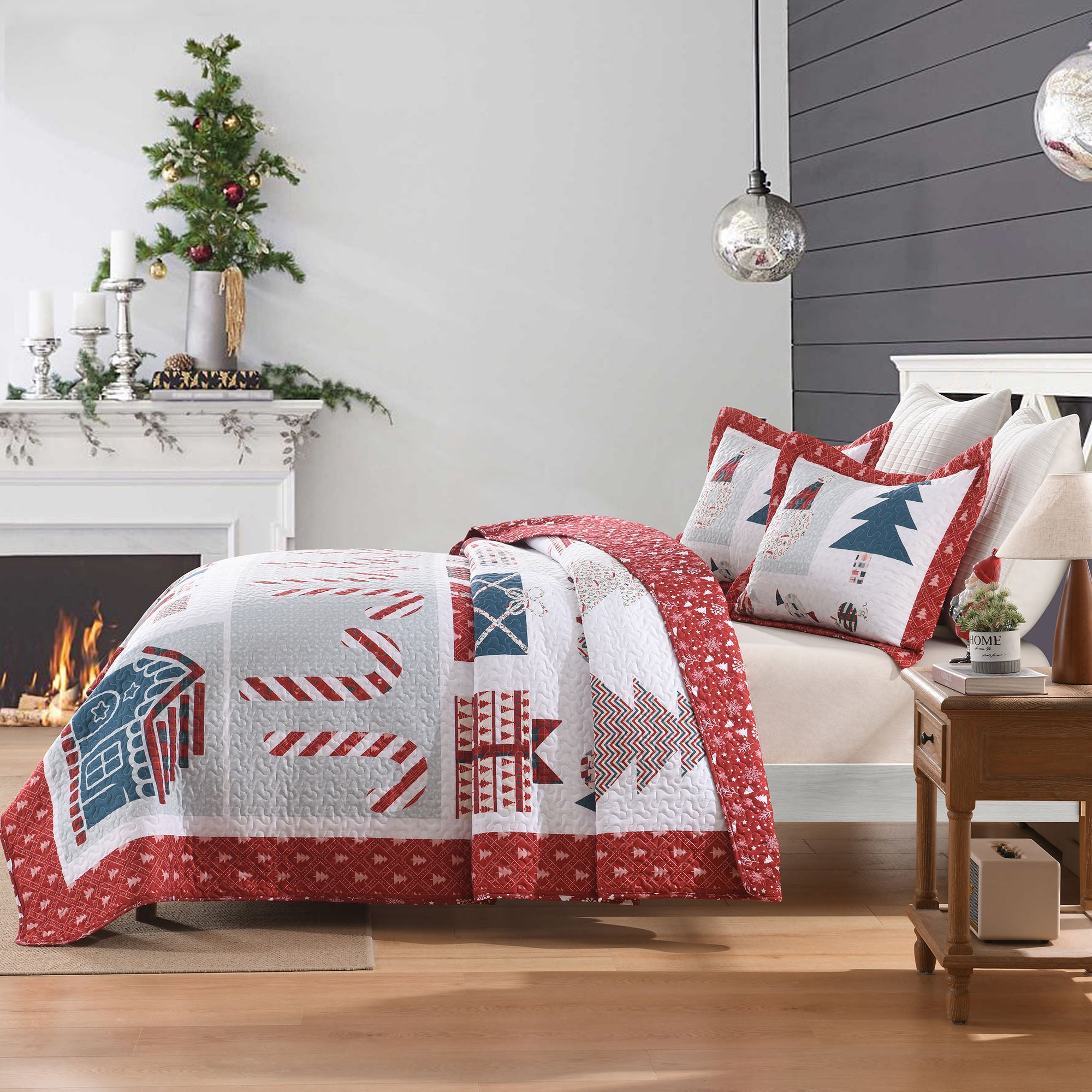 3 Piece Soft Polyester Reversible Christmas Holiday Quilt Bedspread Set BY214