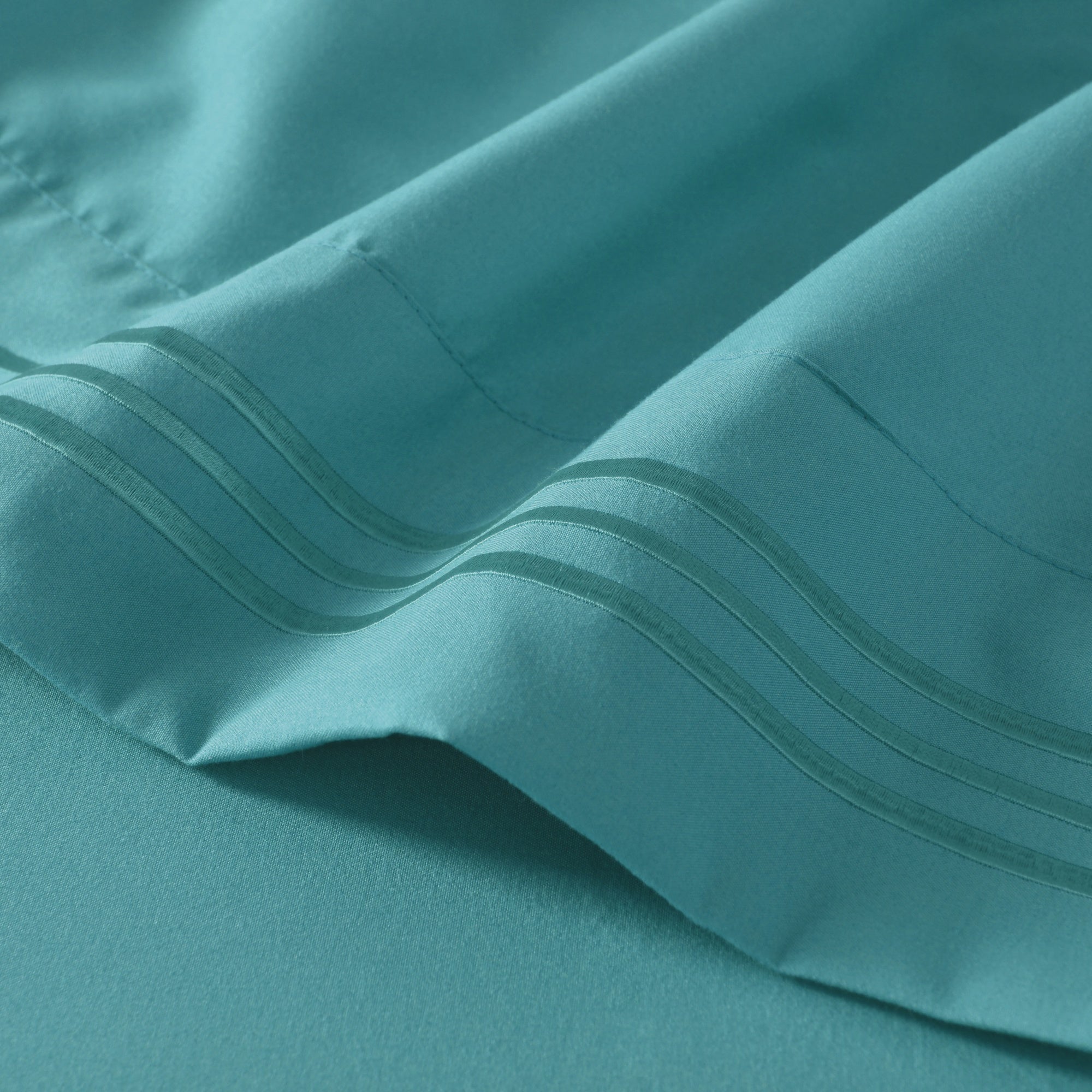 4/6 Piece Soft Solid Embroidered Bed Sheet Set