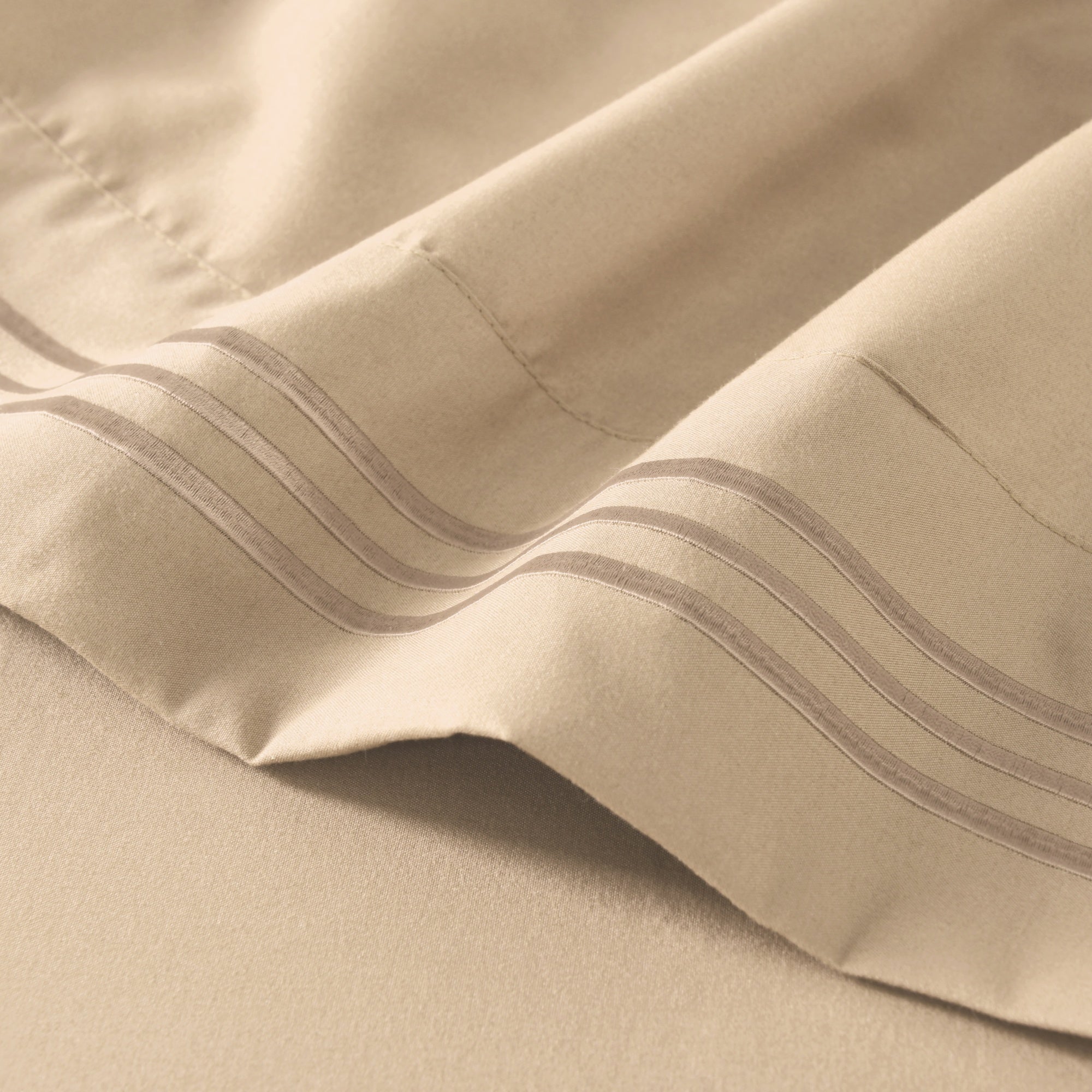 4/6 Piece Soft Solid Embroidered Bed Sheet Set