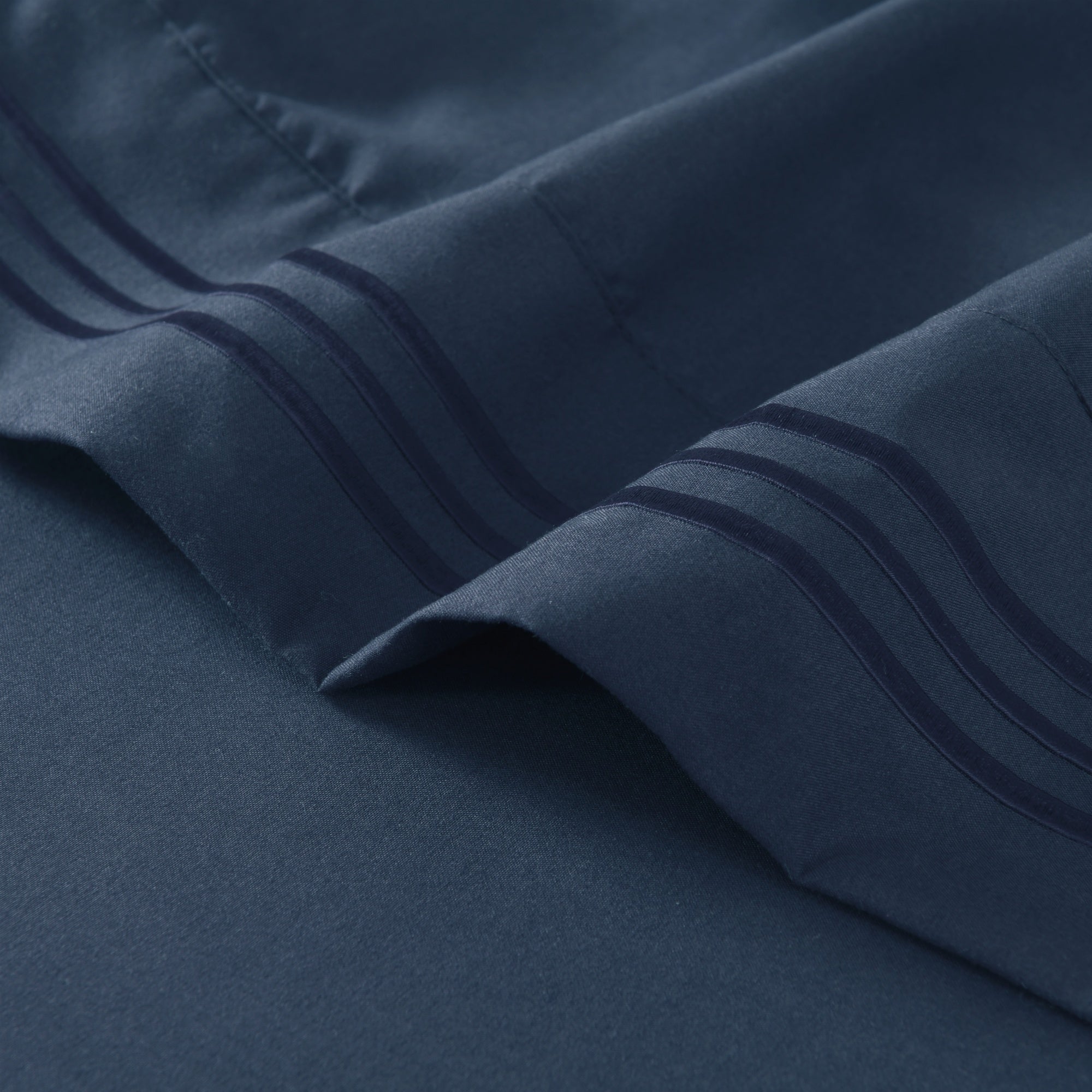 4/6 Piece Soft Solid Embroidered Bed Sheet Set