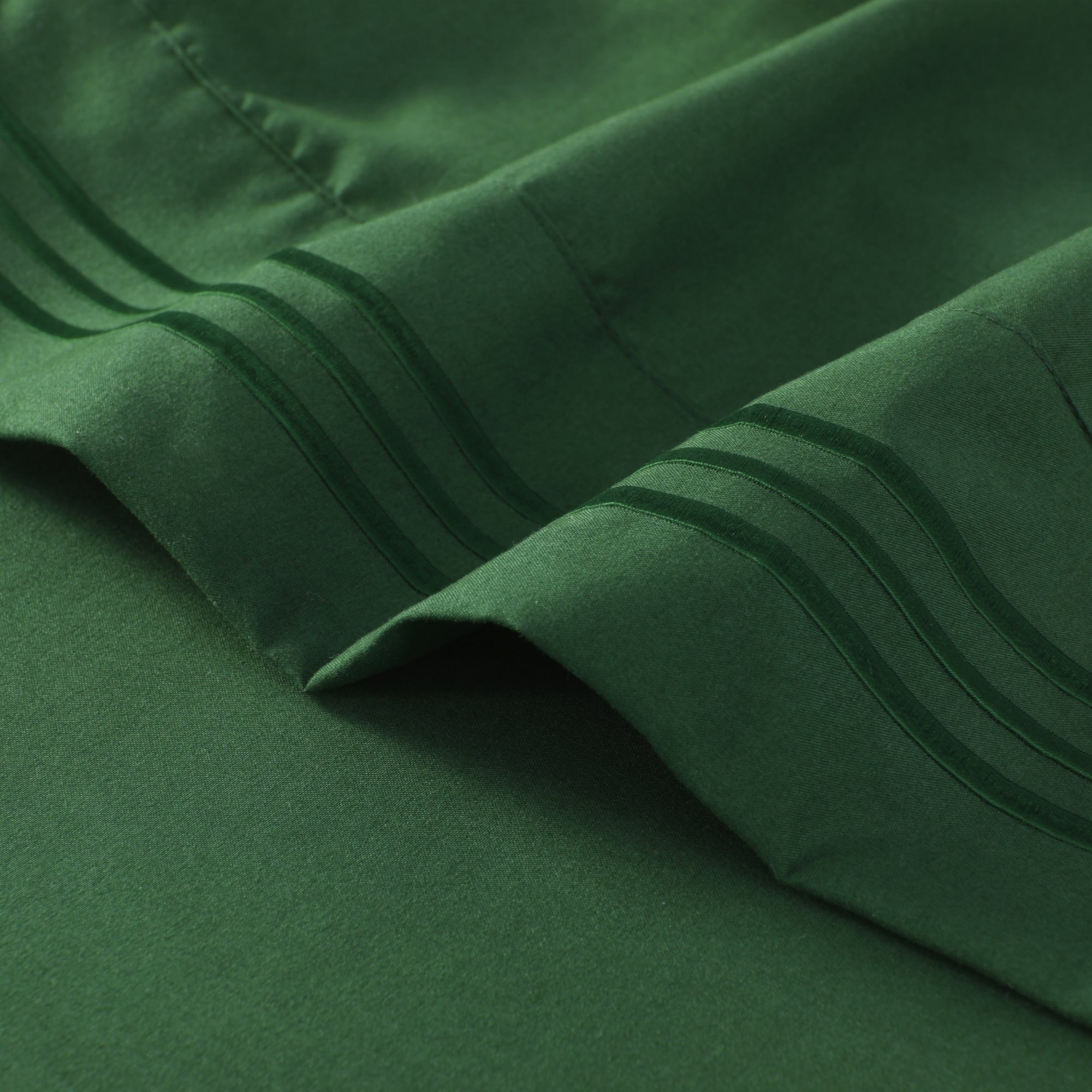4/6 Piece Soft Solid Embroidered Bed Sheet Set
