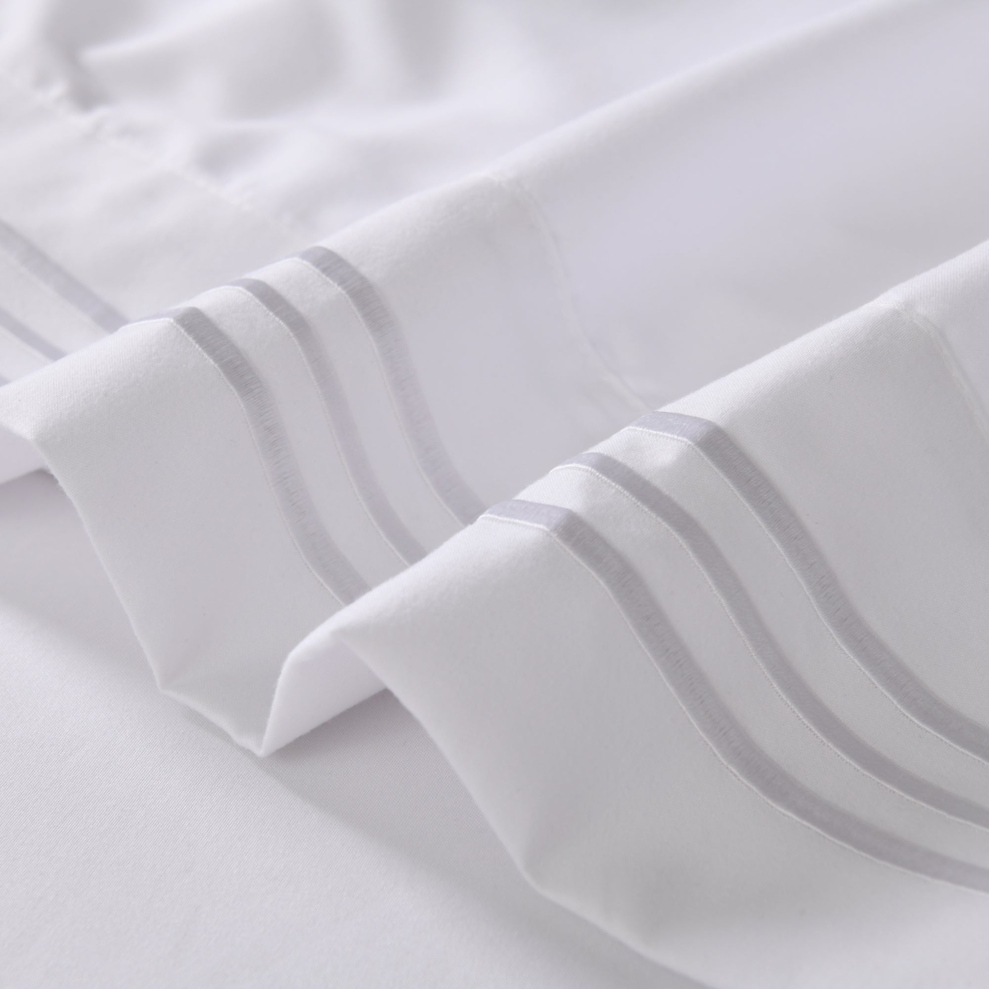 3/4 Piece Soft Solid Embroidered Bed Sheet Set Bedding Set