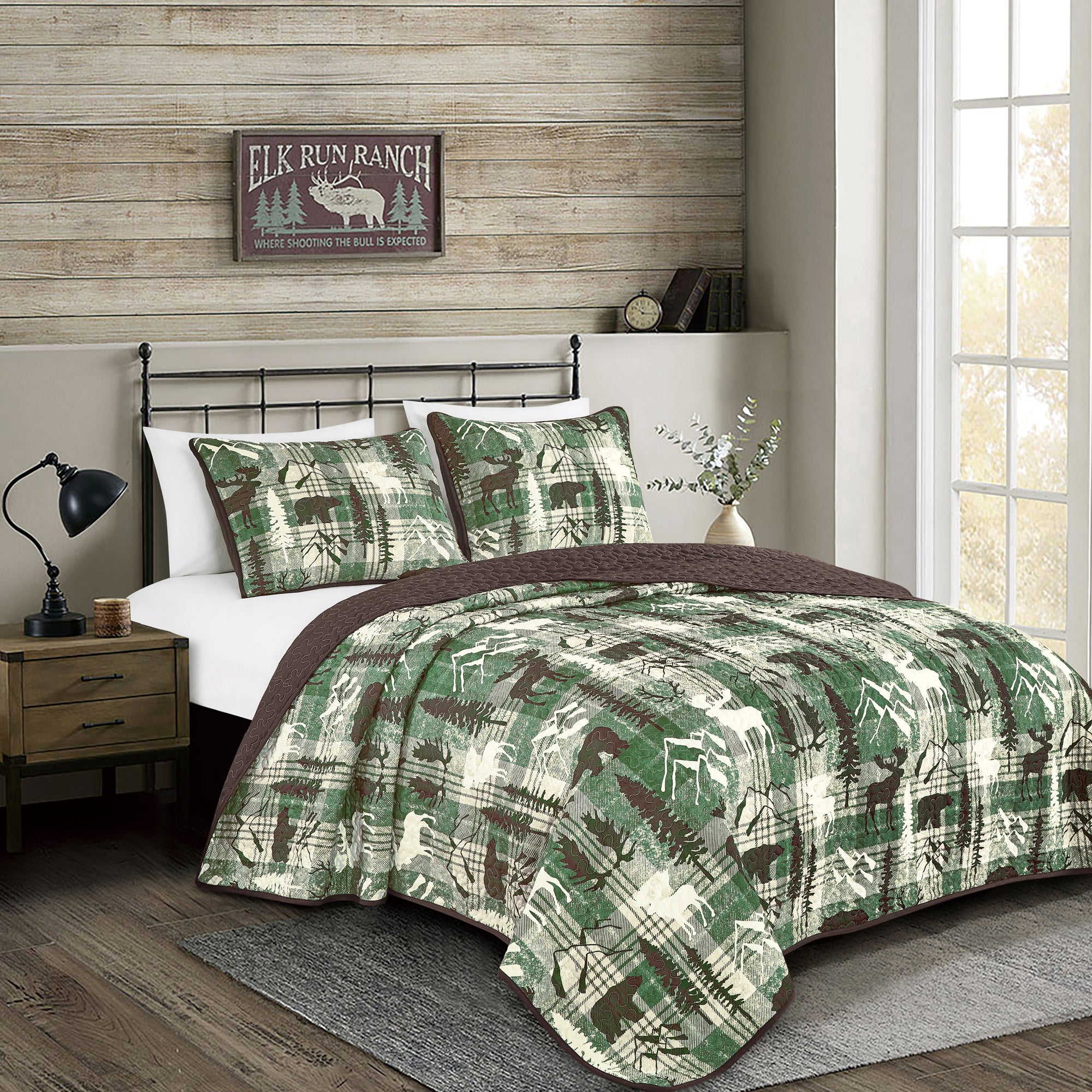 3 Piece Rustic Wildlife Reversible Polyester Quilt Bedspread Set
