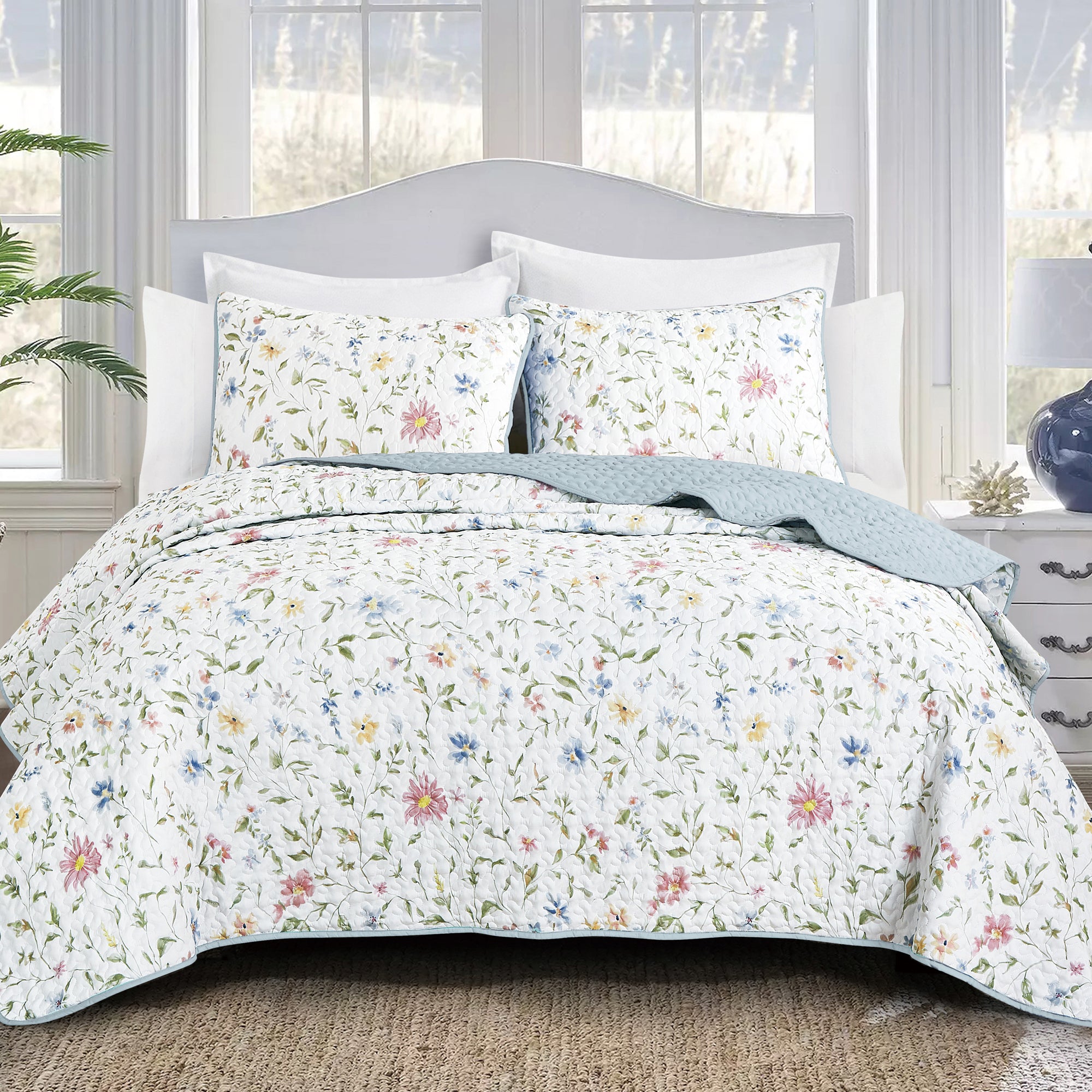 3 Piece Lightweight Quilt Bedspread Set Reversible Floral Botanical