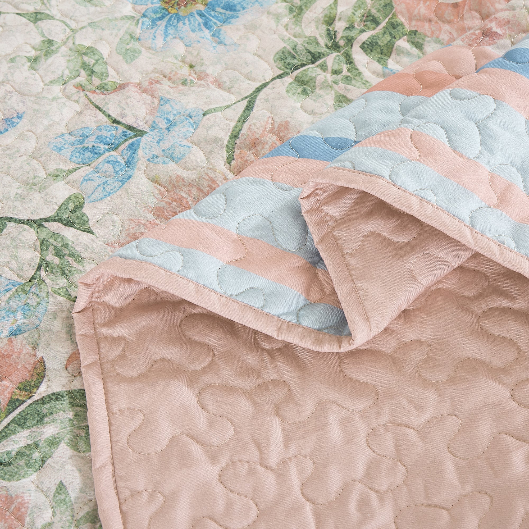 3 Piece Lightweight Quilt Bedspread Set Reversible Floral Botanical