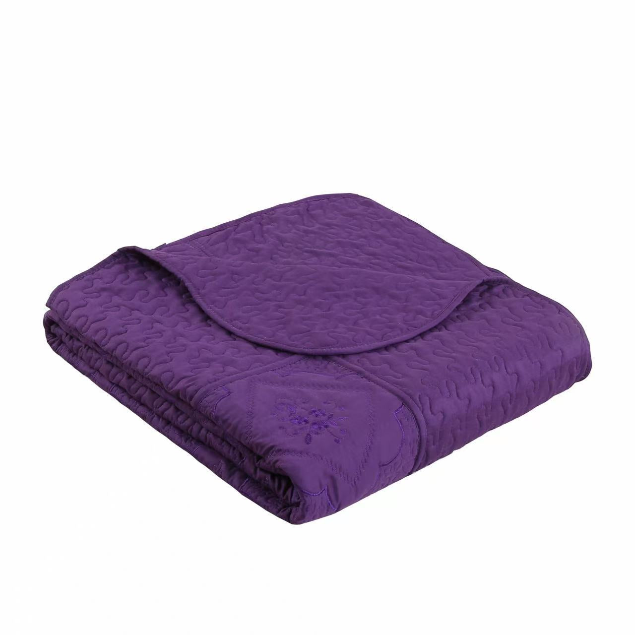 3 Piece Floral Embroidered Quilted Bedspread Set