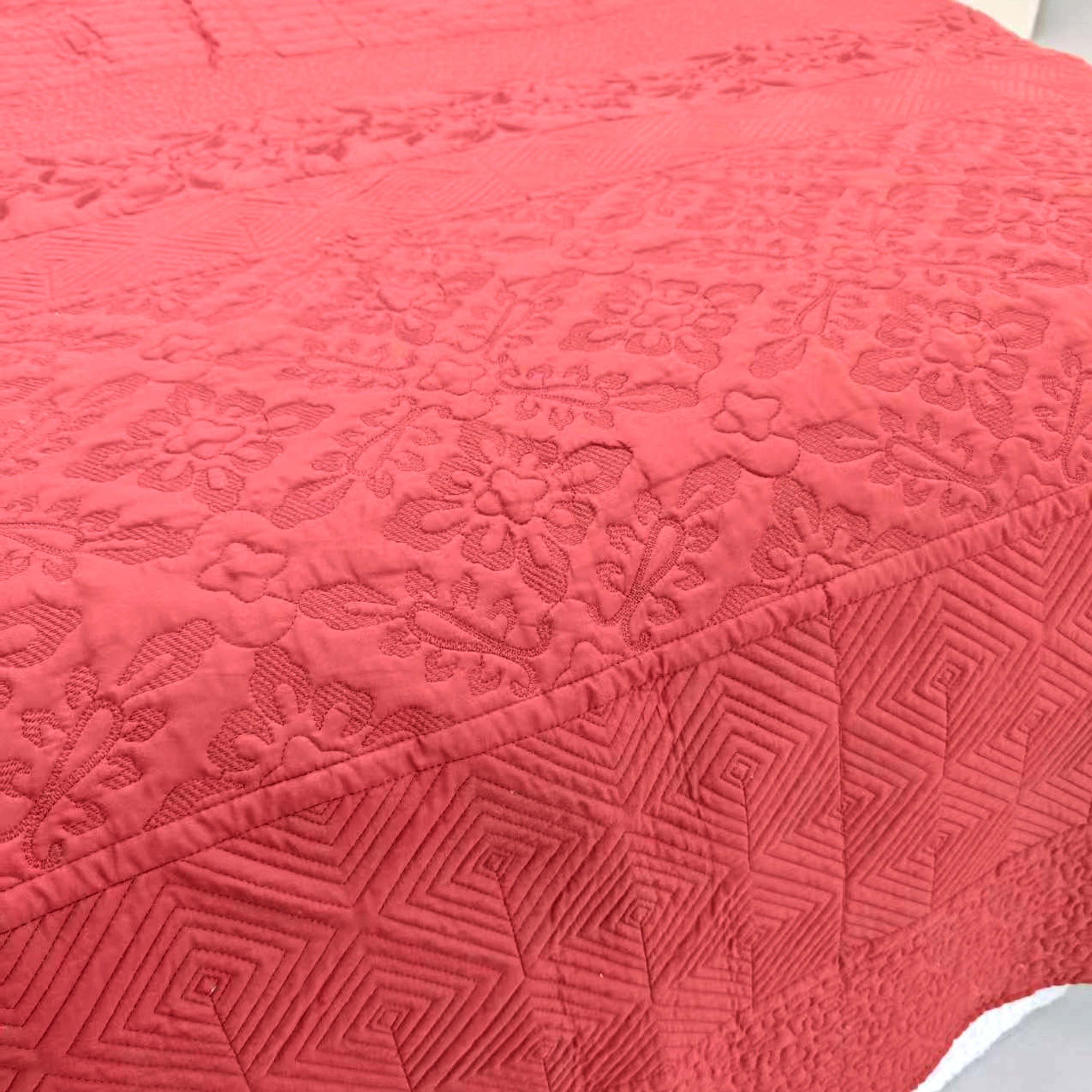 3 Piece Elegant Embroidered Quilt Set – Textured Floral & Geometric Bedspread