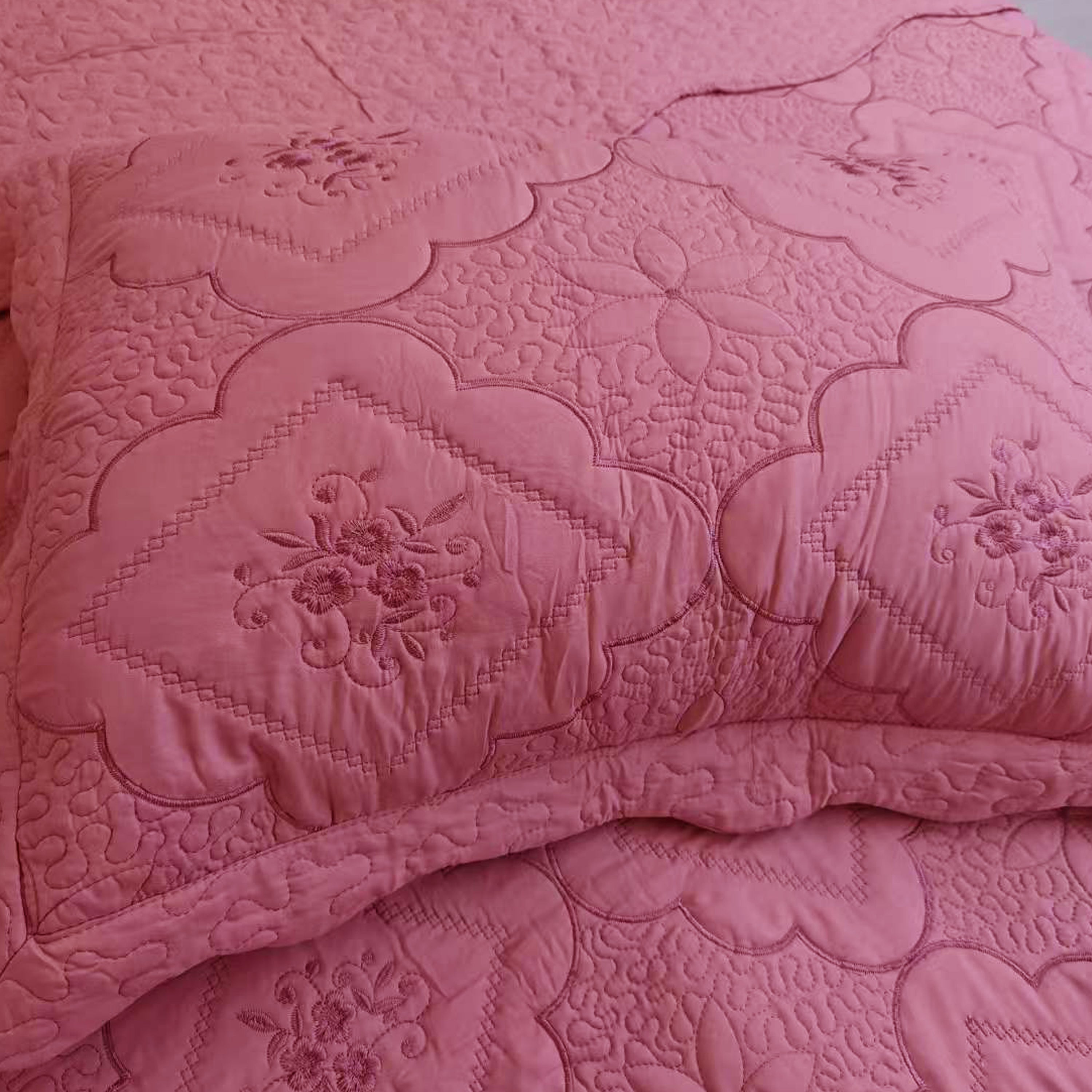 3 Piece Floral Embroidered Quilted Bedspread Set