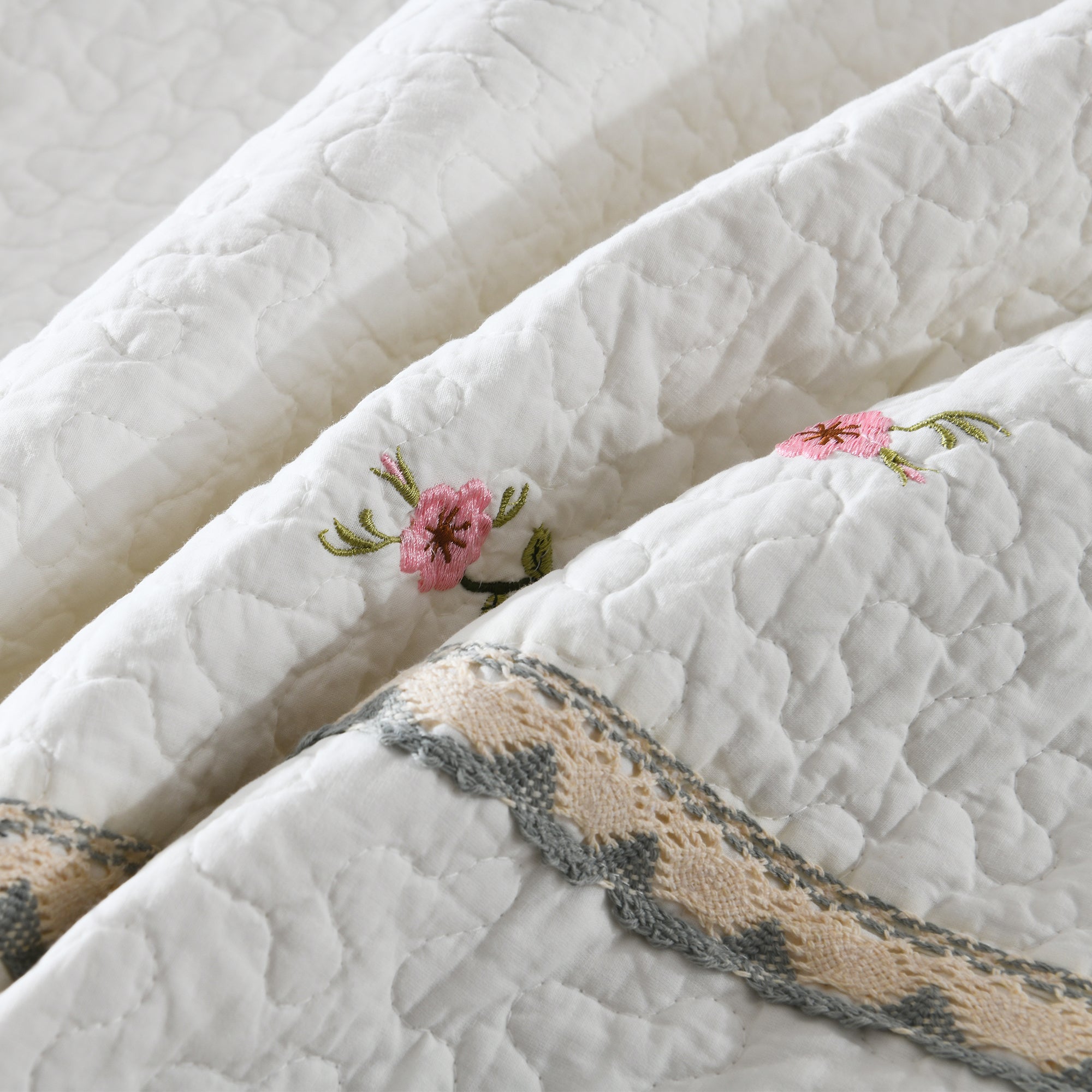 3 Piece 100% Cotton Quilt Set, Oversized Lightweight Embroidered Bedspread S98