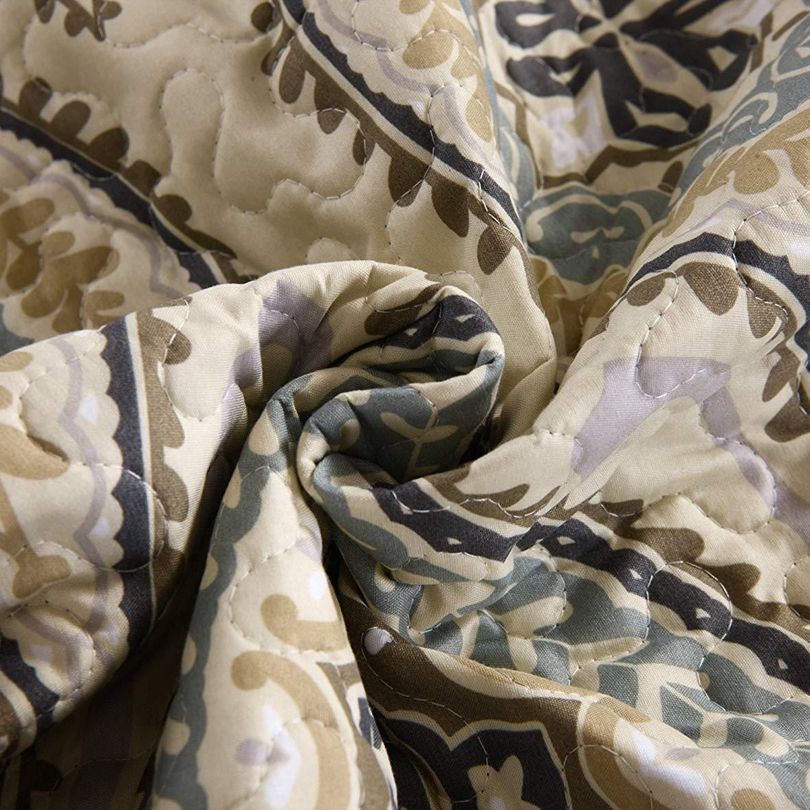 3 Piece Paisley Medallion Lightweight Quilt Bedspread Set A16