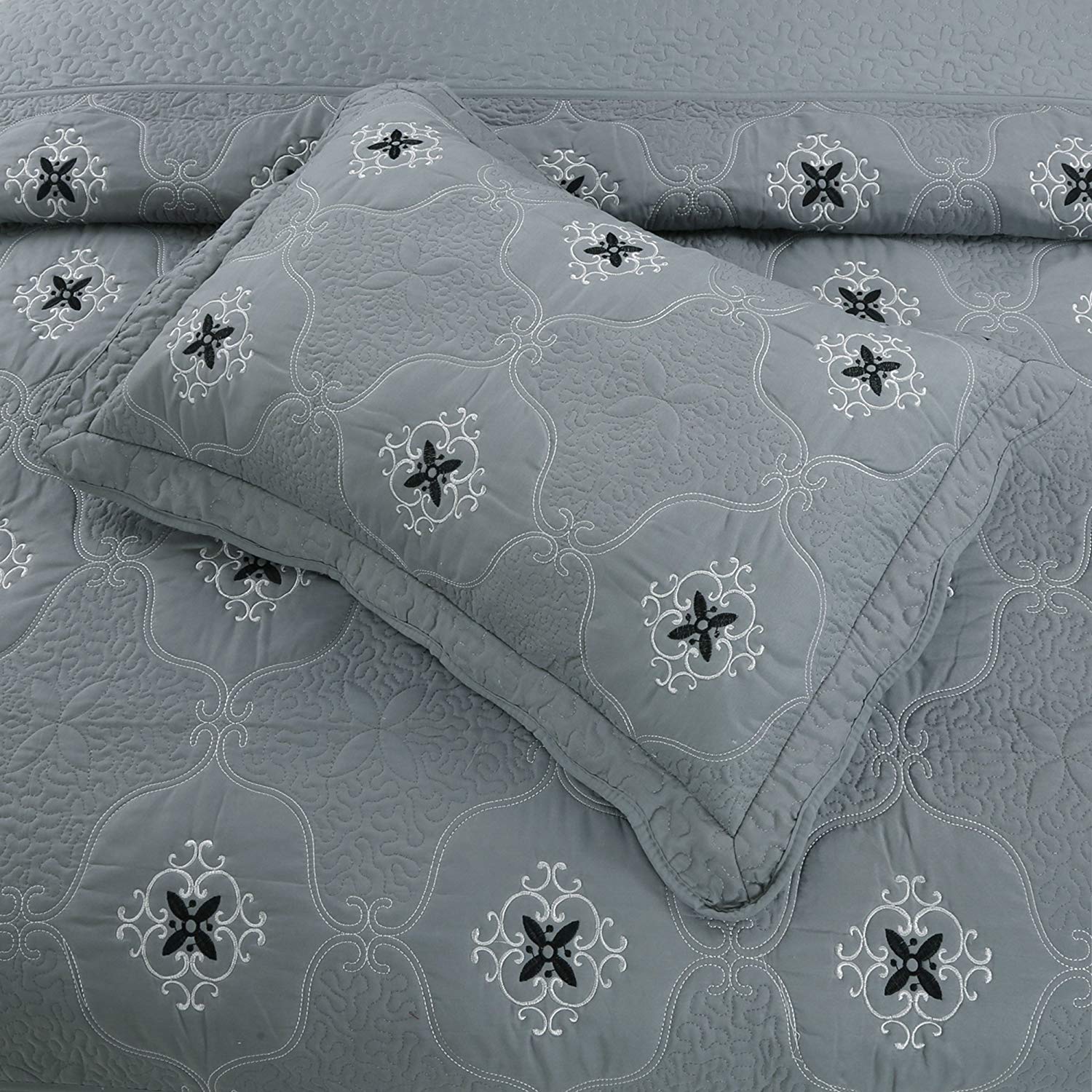 3 Piece Luxury Embroidered Quilt Set Oversized Bedspread