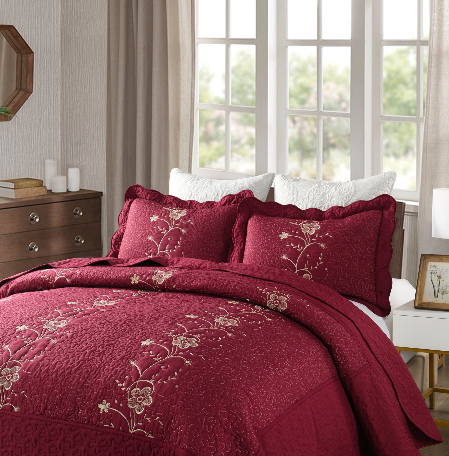 3 Piece Embroidered Quilt Set, Lightweight Bedspread Lapaz