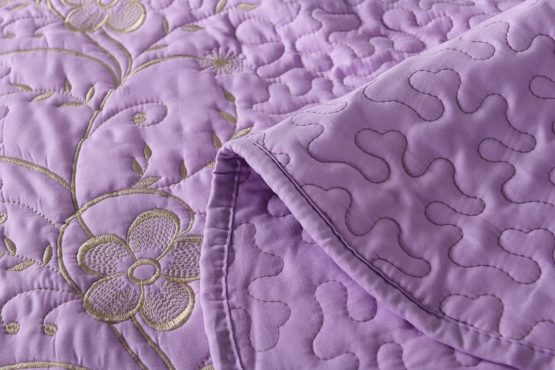 3 Piece Embroidered Quilt Set, Lightweight Bedspread Lapaz