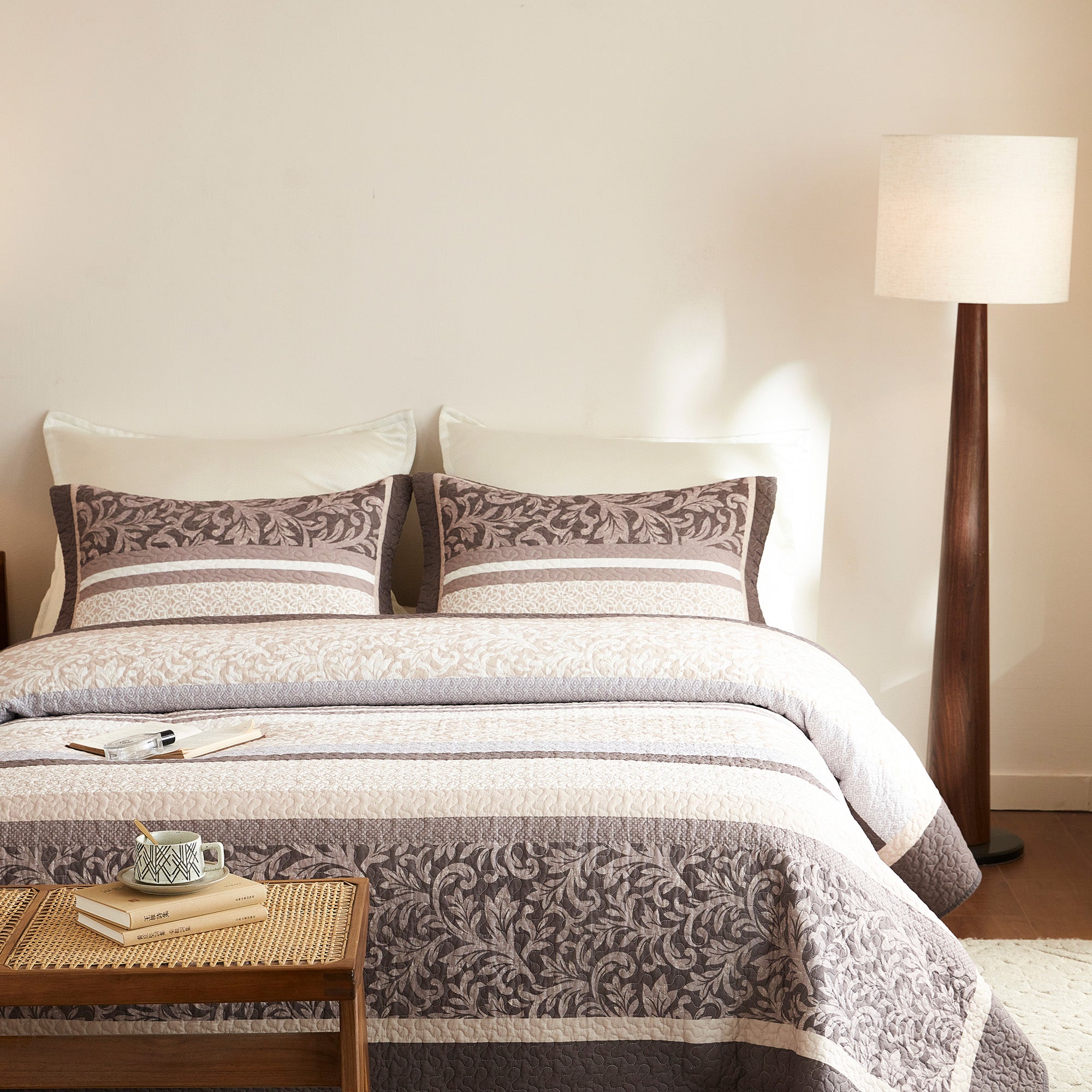 3 Piece Traditional Floral Cotton Quilt Set – Classic Cottage Bedspread CP341