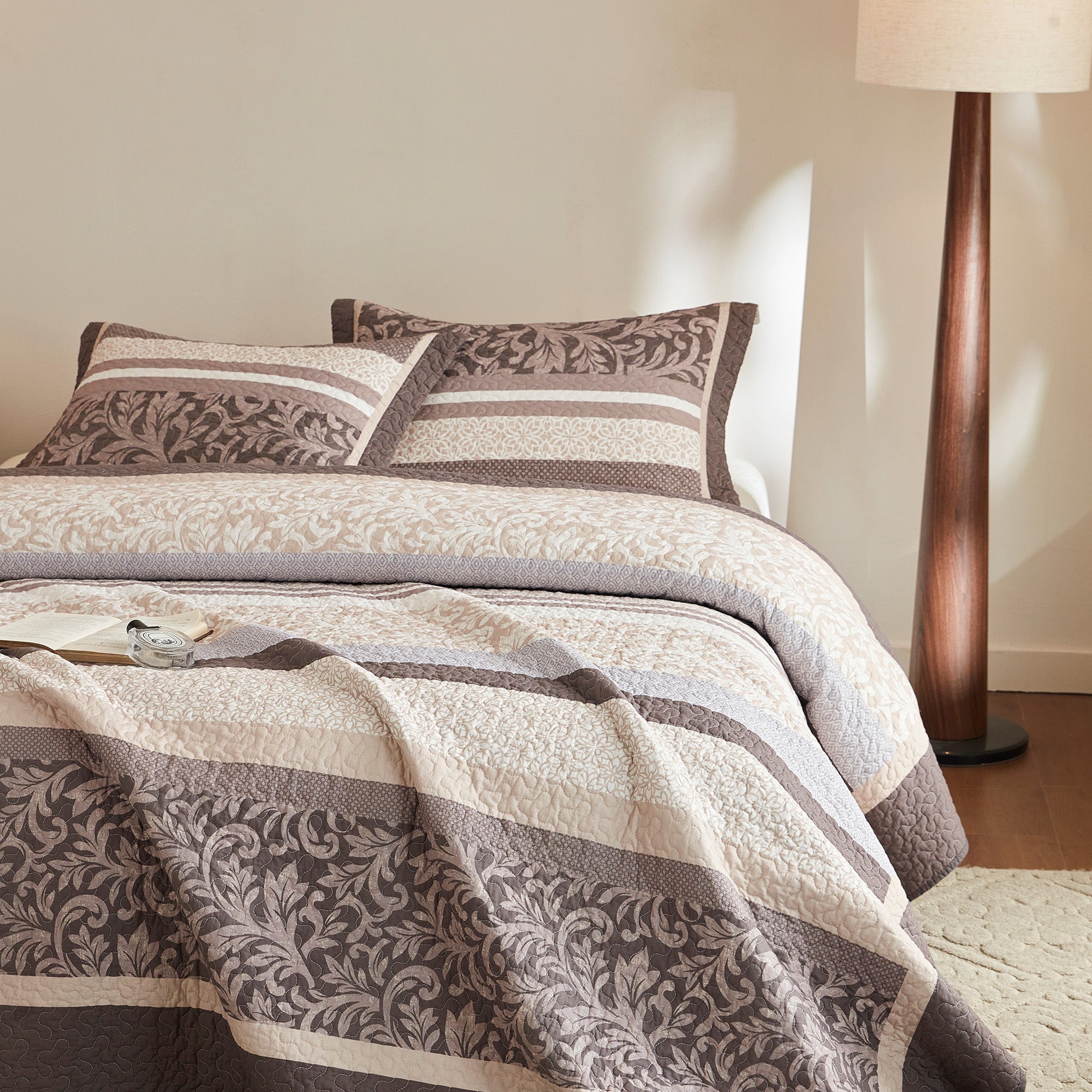 3 Piece Traditional Floral Cotton Quilt Set – Classic Cottage Bedspread CP341