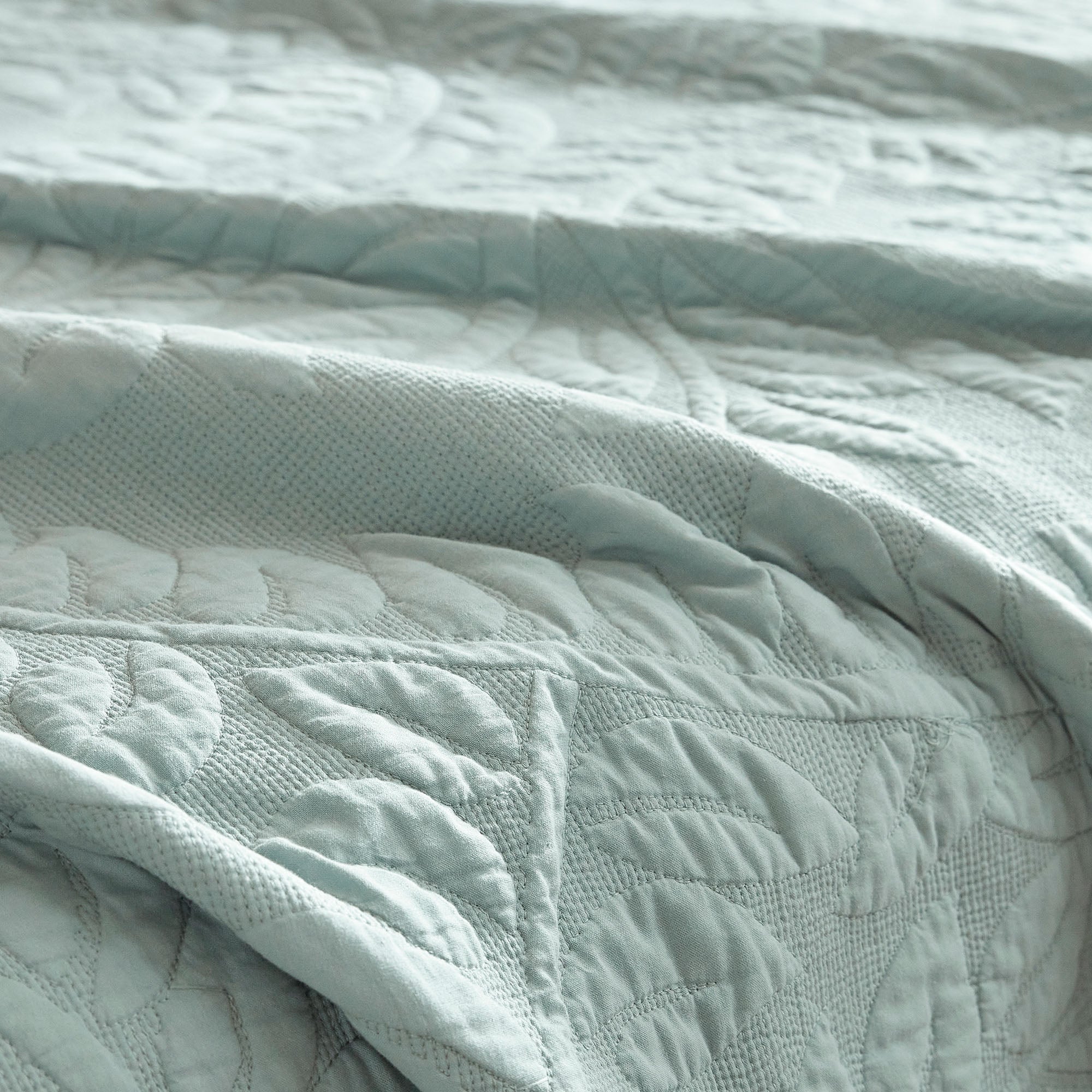 3-Pcs 100% Cotton Oversized Quilt Bedspread Set Embroidery T