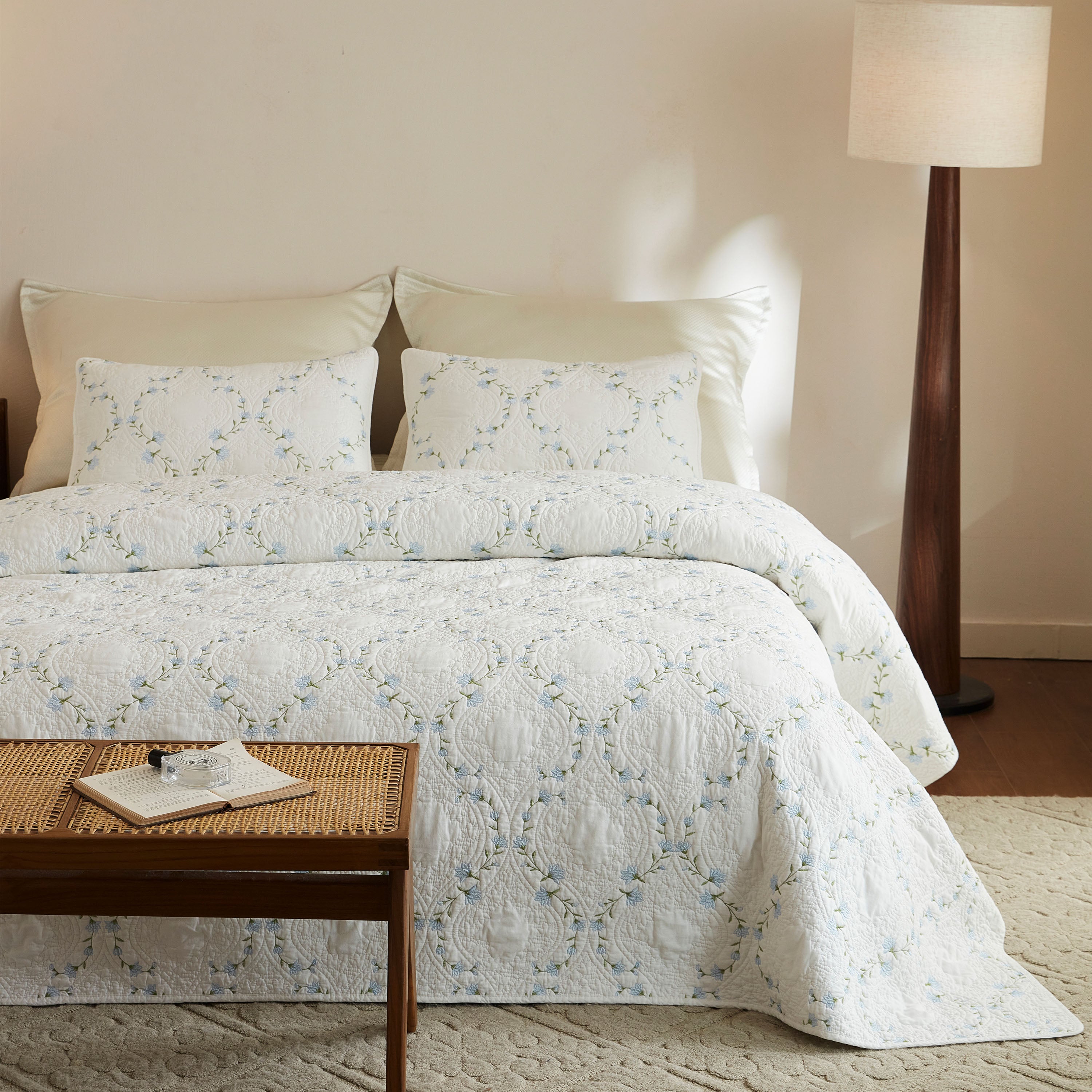 3 Piece 100% Cotton Embroidered Floral Quilt Set – Vintage Farmhouse Bedspread