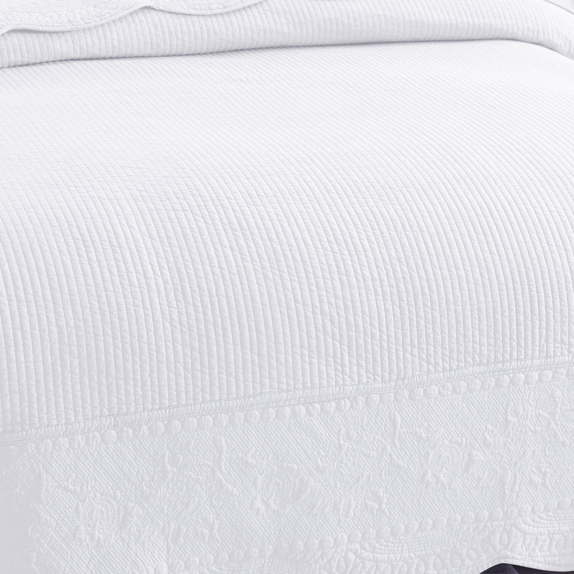 Luxury Embroidered 100% Cotton Quilt Set - 3 Piece Bedspread