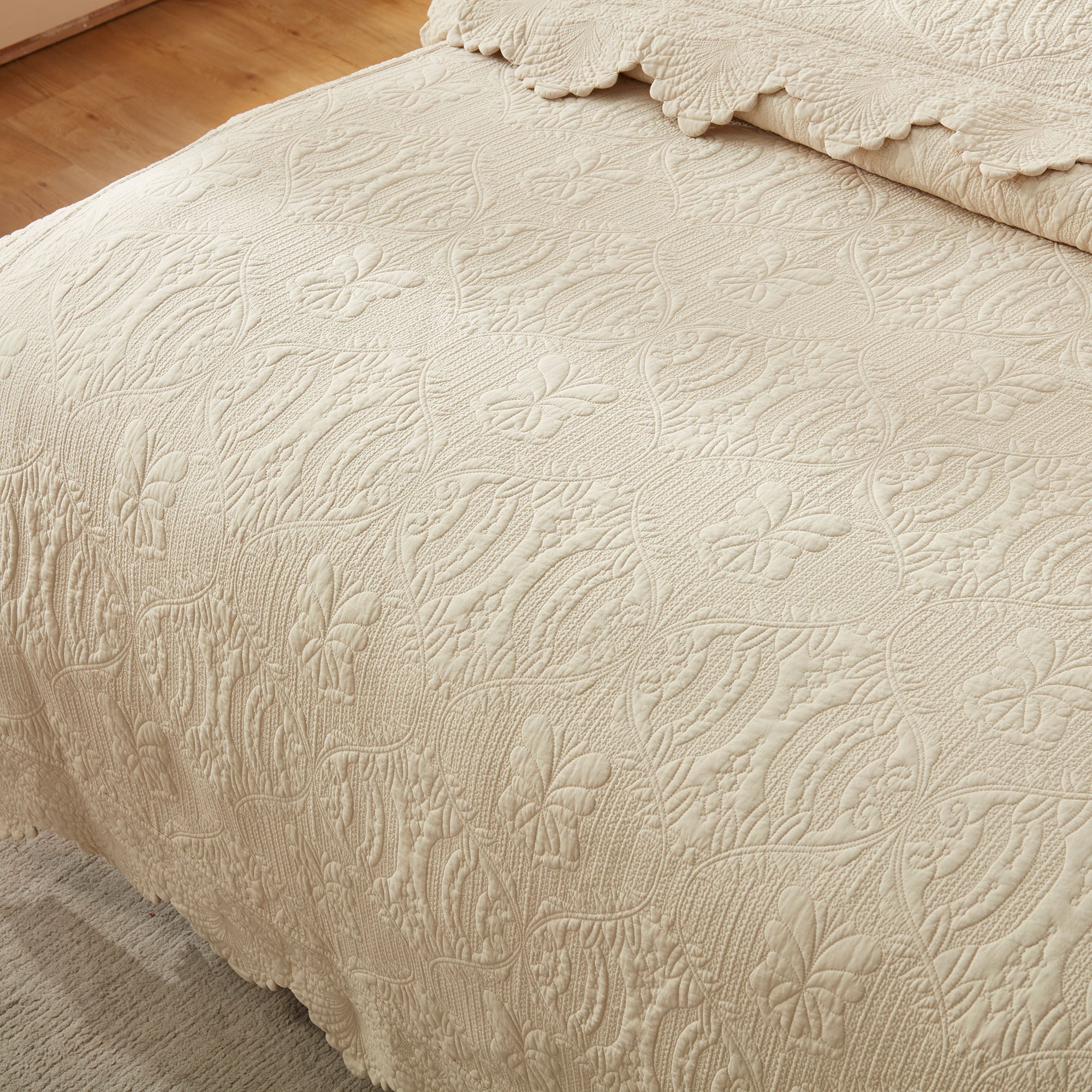 Embroidered Quilt Set – 3 Piece Oversized Bedspread, 100% Cotton TL140